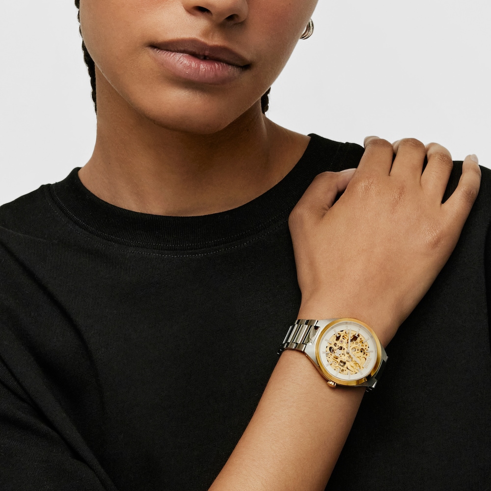 Karat Round Analogue watch in gold-colored IPG steel with a steel wristband