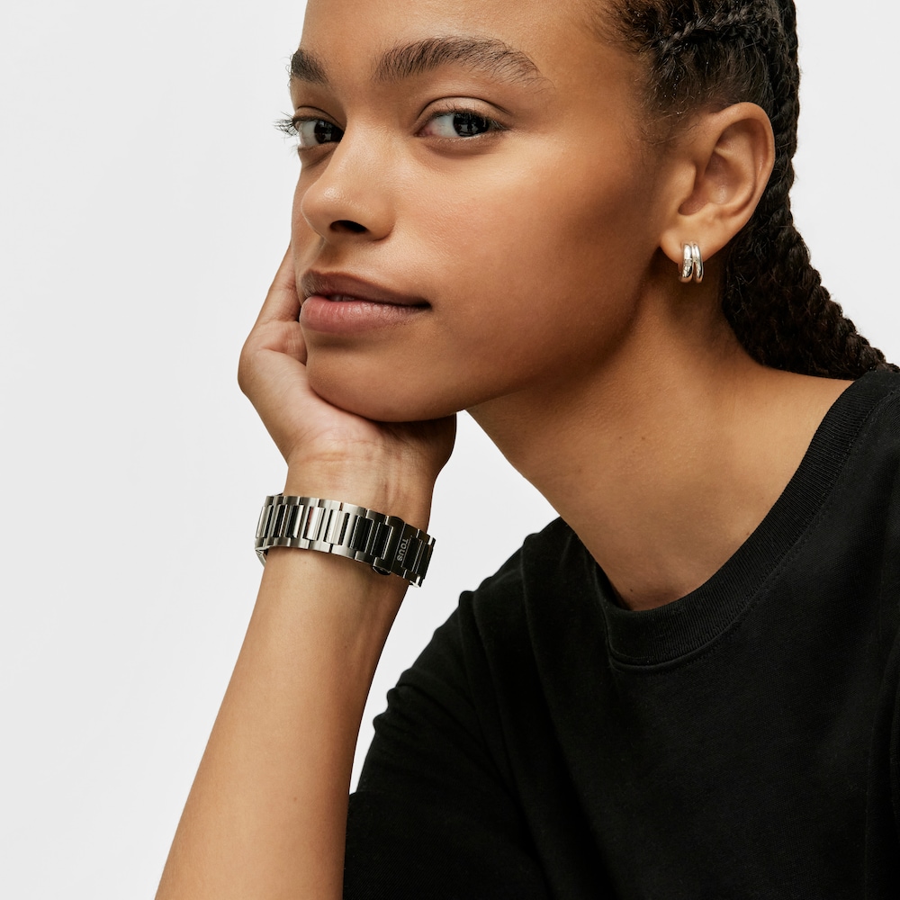 Karat Round Analogue watch in gold-colored IPG steel with a steel wristband