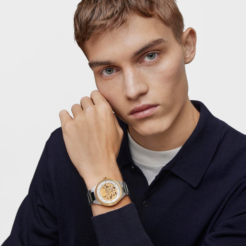 Karat Round Analogue watch in gold-colored IPG steel with a steel wristband