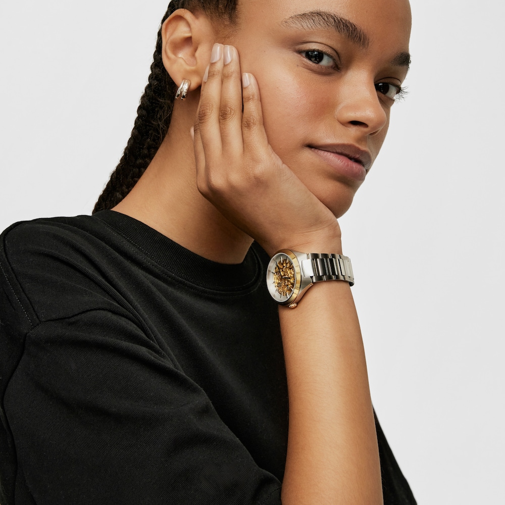 Karat Round Analogue watch in gold-colored IPG steel with a steel wristband