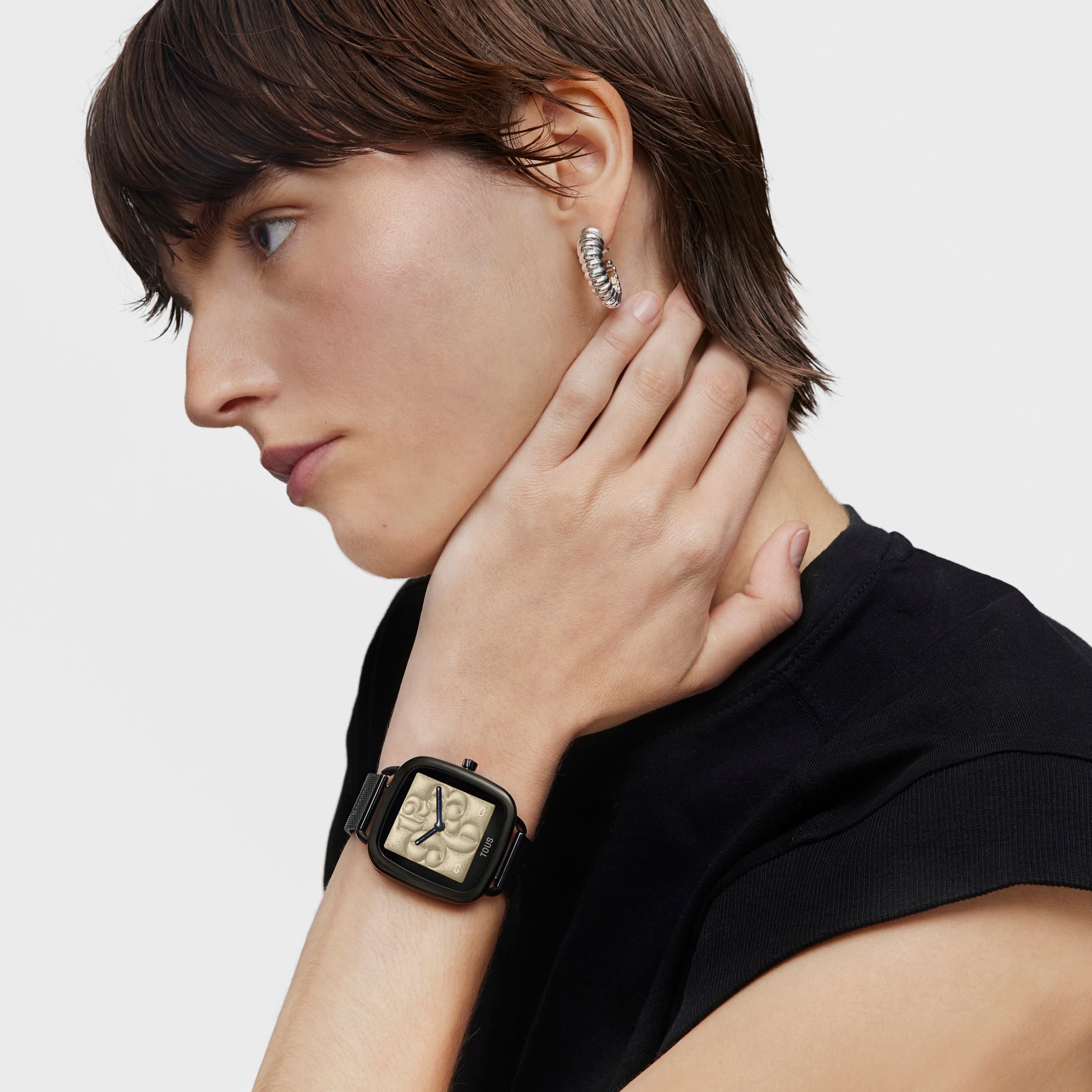 Reloj smartwatch con brazalete de acero IP negro D-Connect