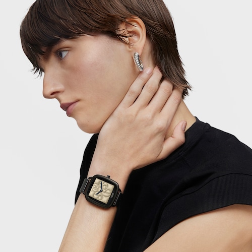 D-Connect Smartwatch with black IP steel bracelet