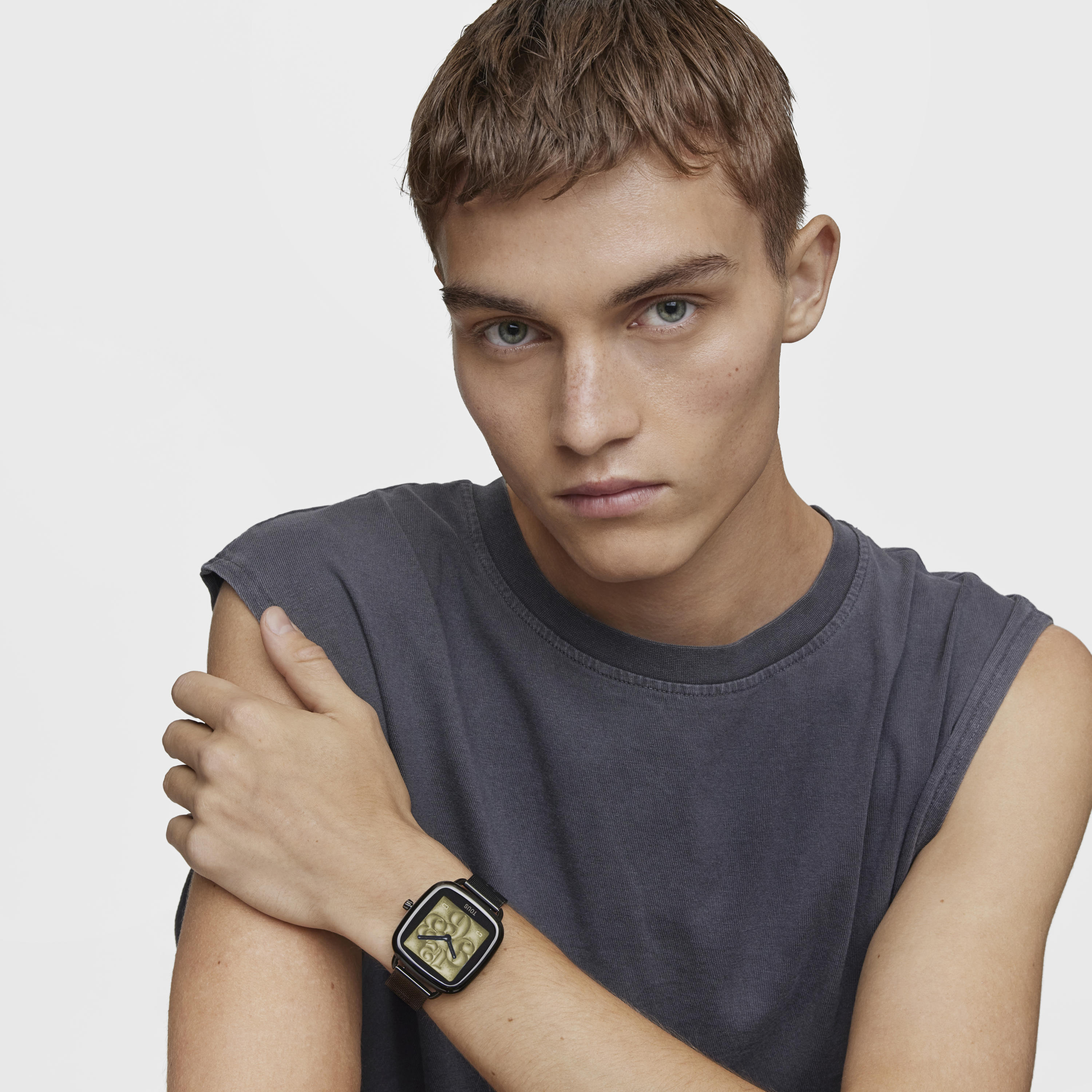 D-Connect Smartwatch with black IP steel bracelet