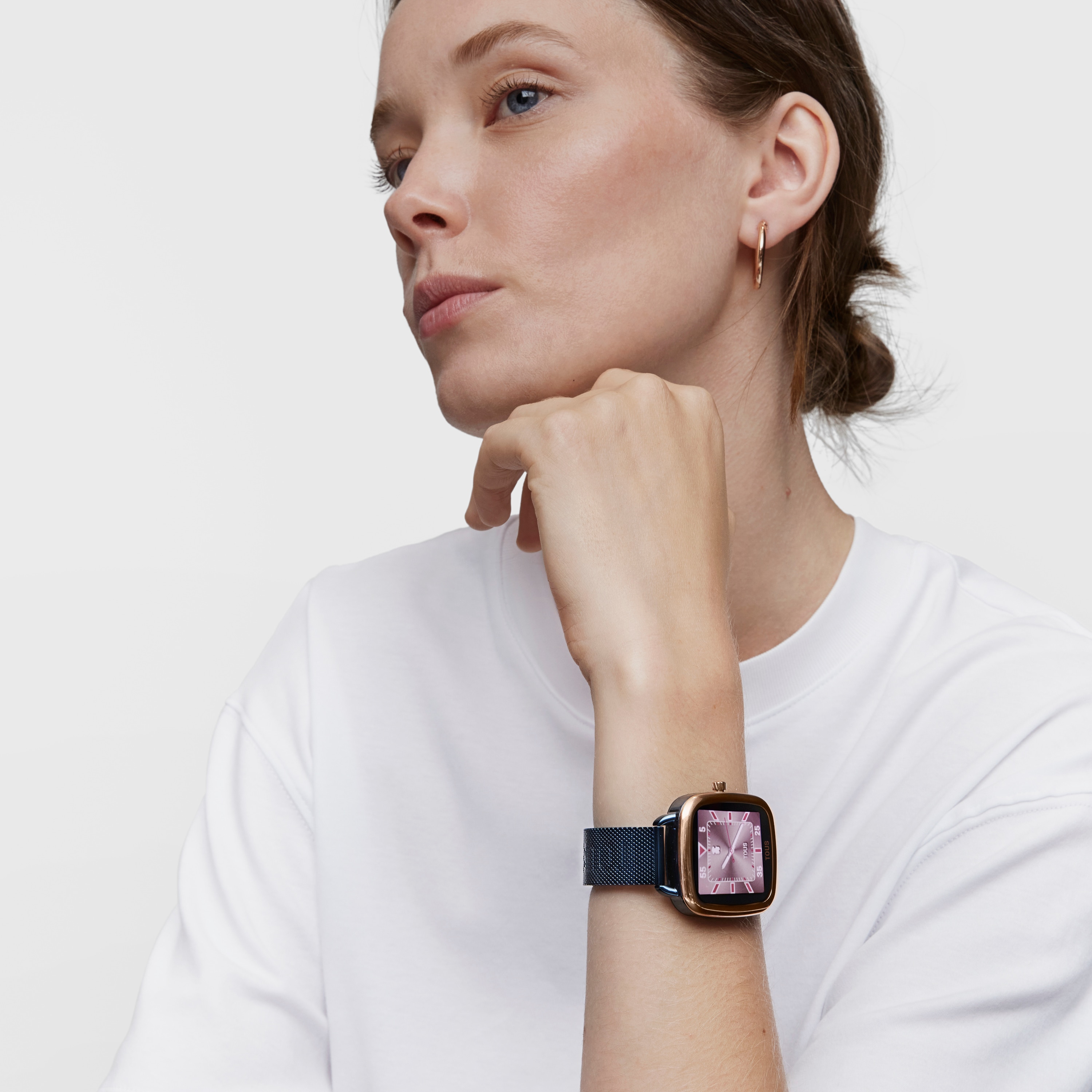 D-Connect pink IPRG steel Smartwatch with blue IP steel bracelet