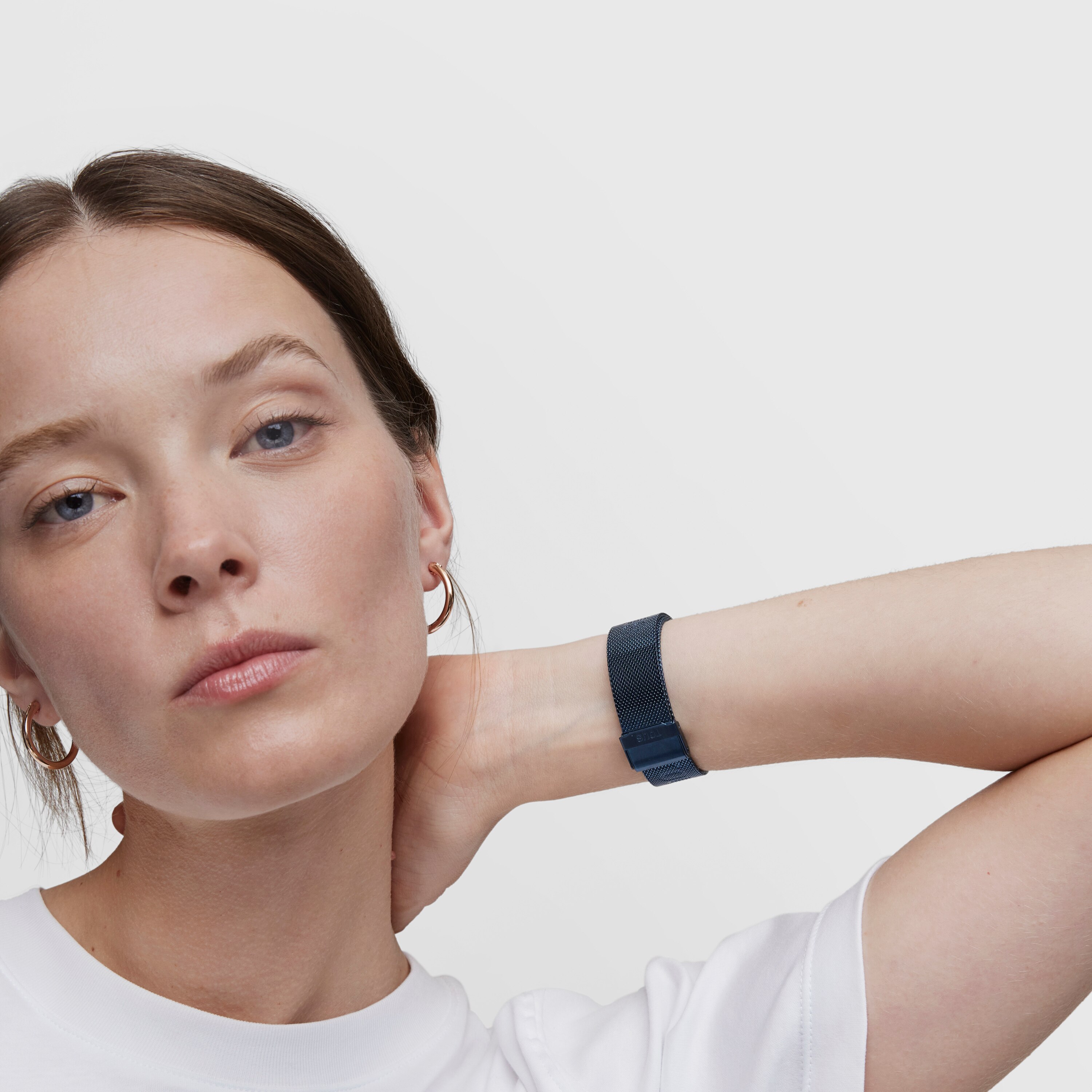 D-Connect pink IPRG steel Smartwatch with blue IP steel bracelet