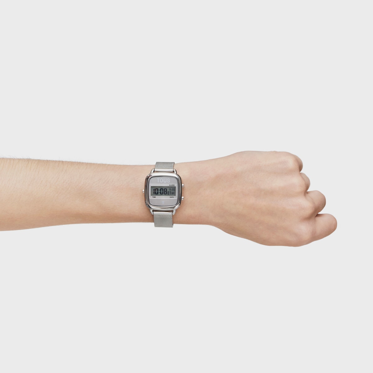 Reloj digital con brazalete de acero D-Logo New