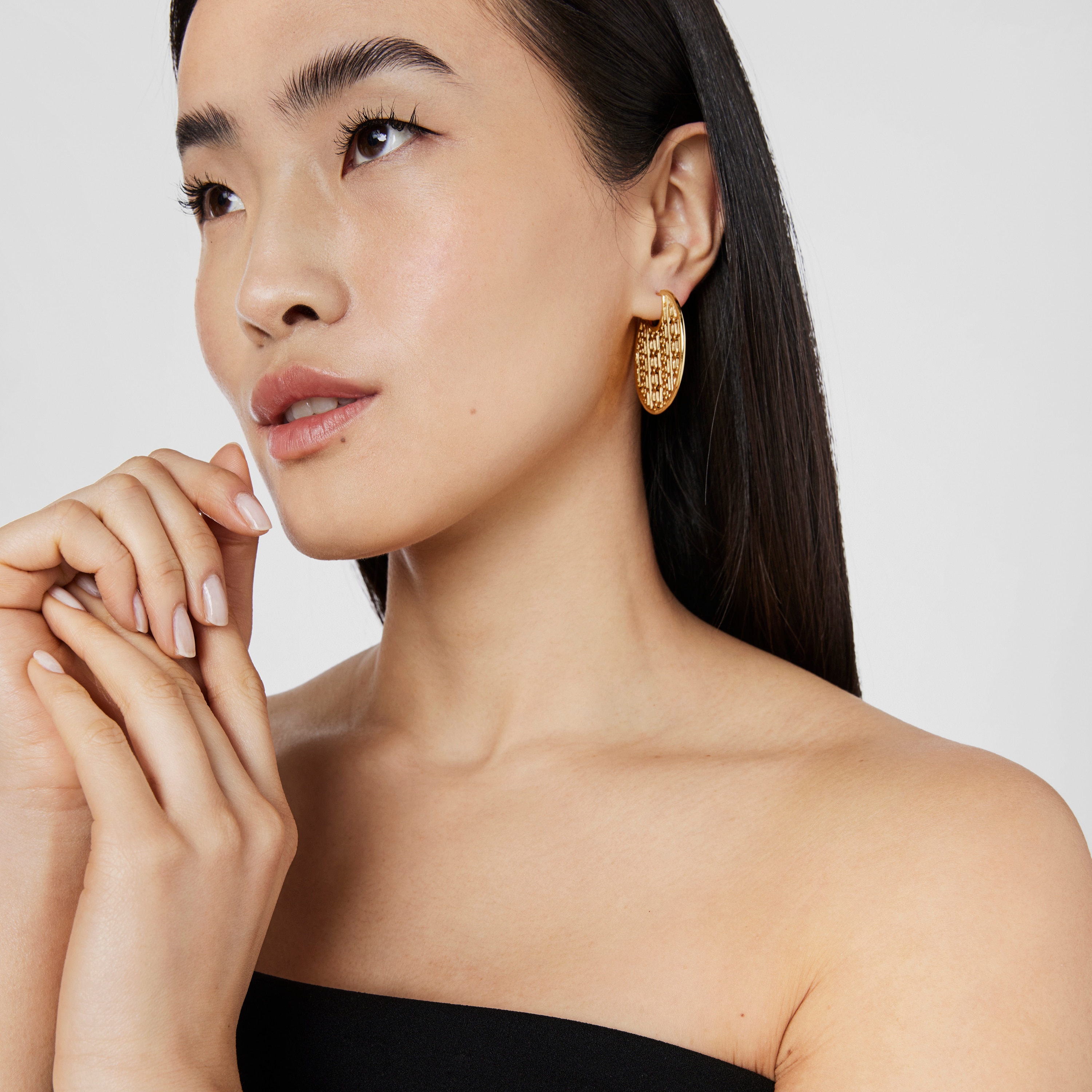 Pendientes con baño de oro 18 kt sobre plata Logo