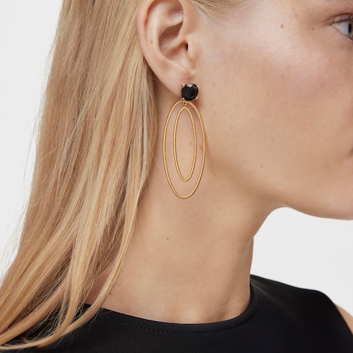 Hoop earrings with 18kt gold plating over silver and onyx Cachito Mío