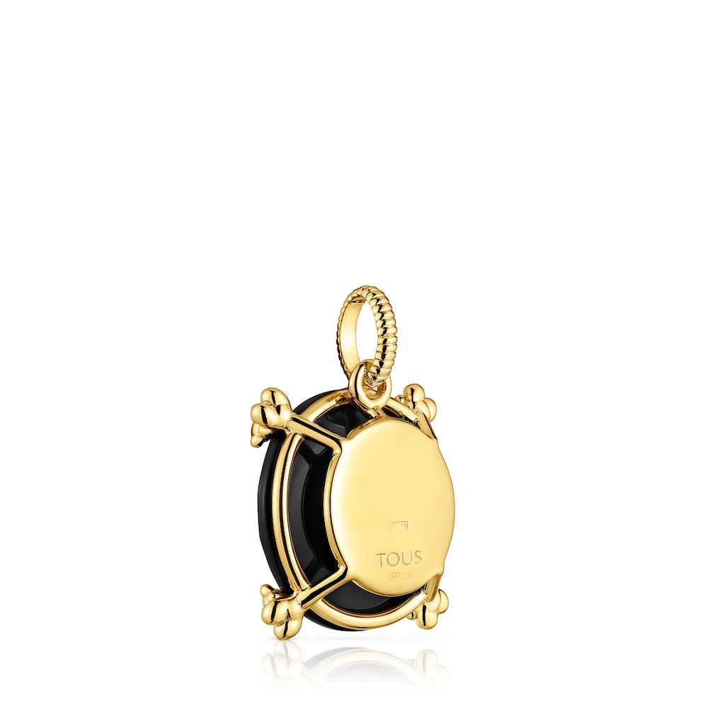 Pendant with 18kt gold plating over silver and onyx Cachito Mío Pendant with 18kt gold plating over silver and onyx Cachito Mío