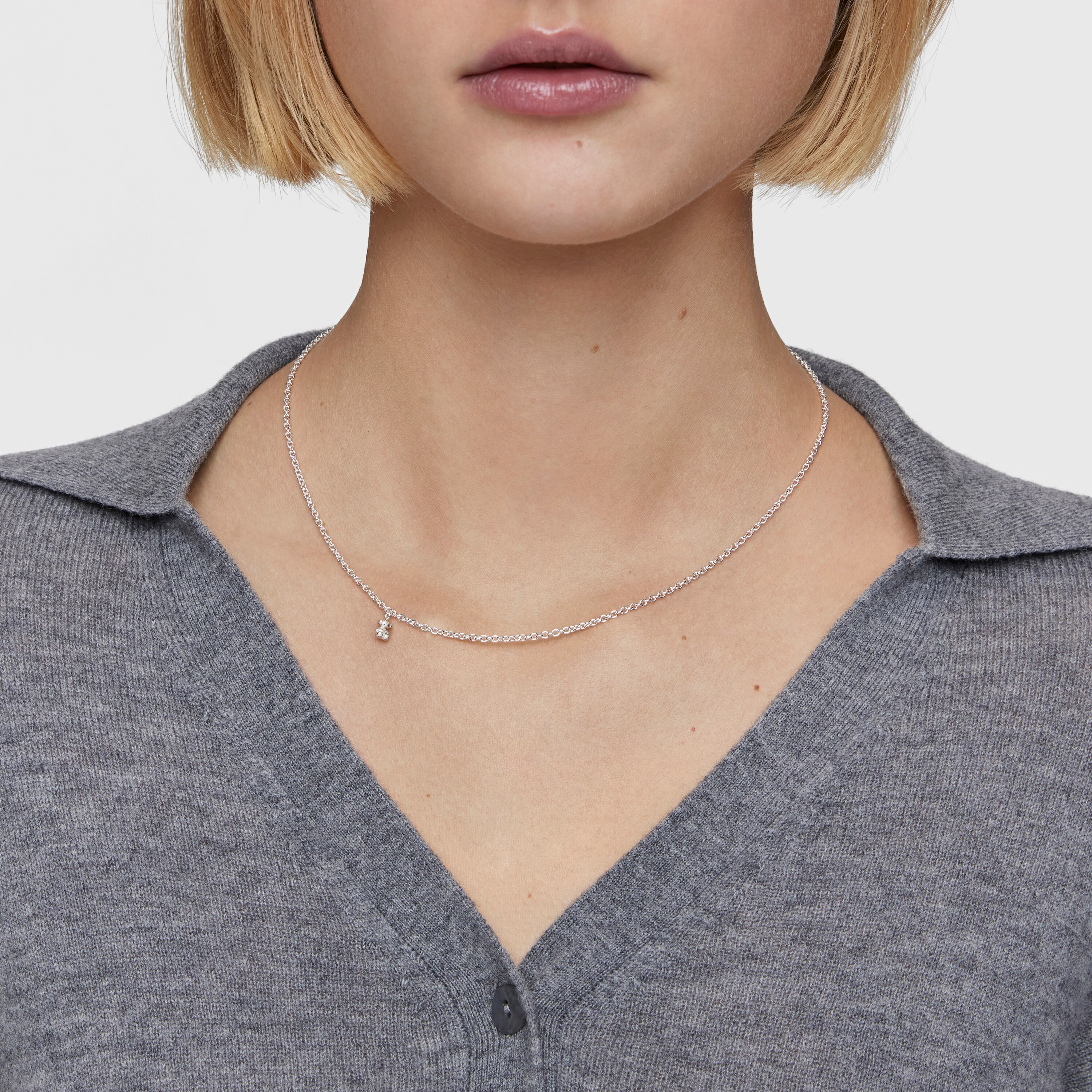 Short silver Necklace with thick round rings Bold Bear