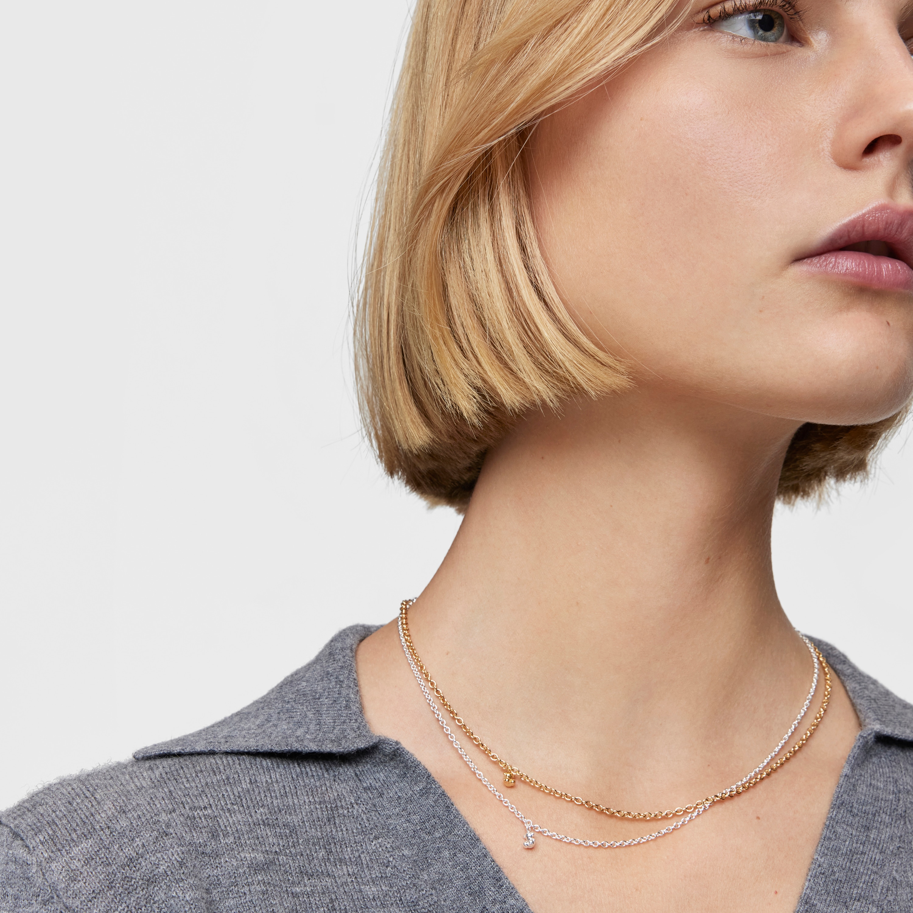 Short silver Necklace with thick round rings Bold Bear