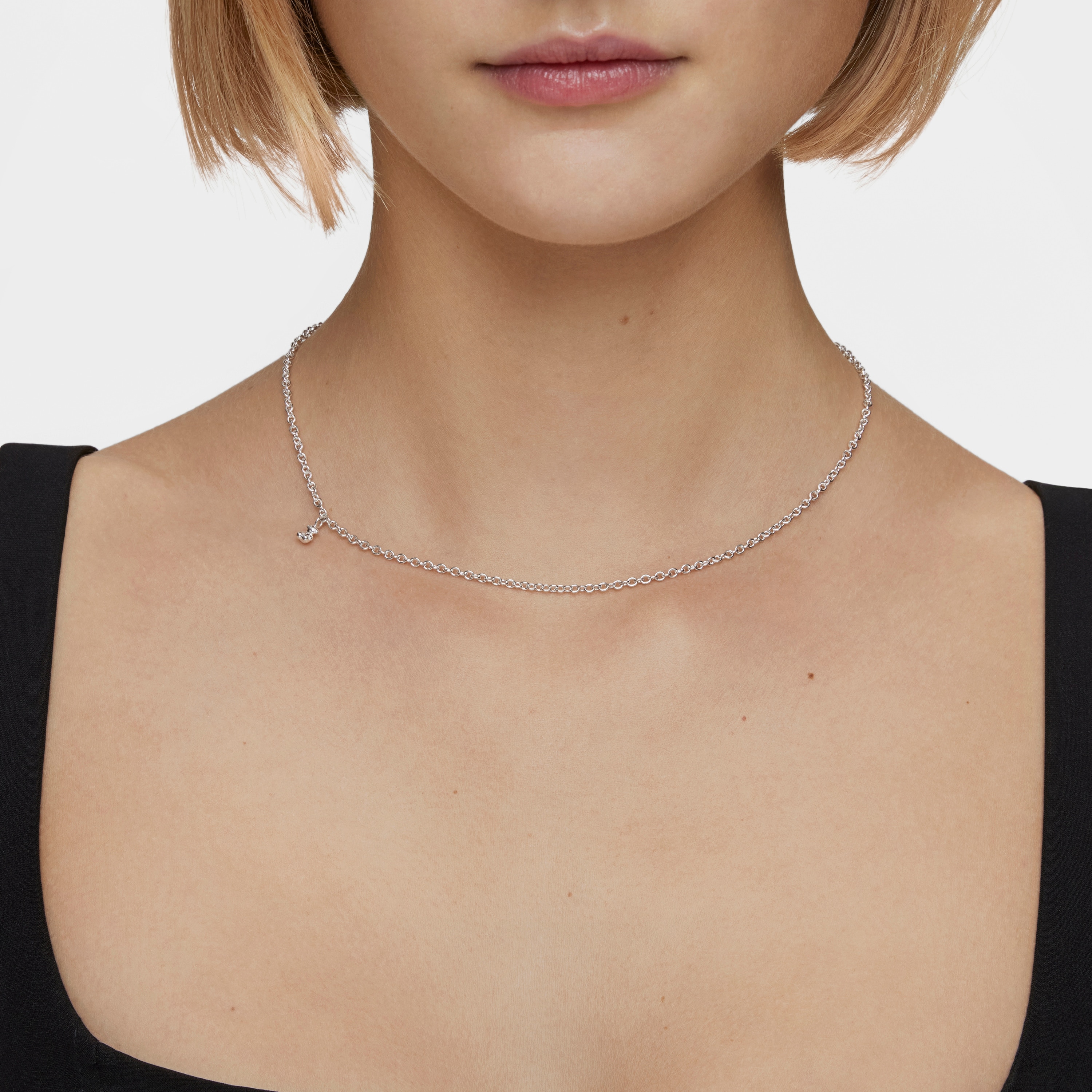 Short silver Necklace with round rings Bold Bear