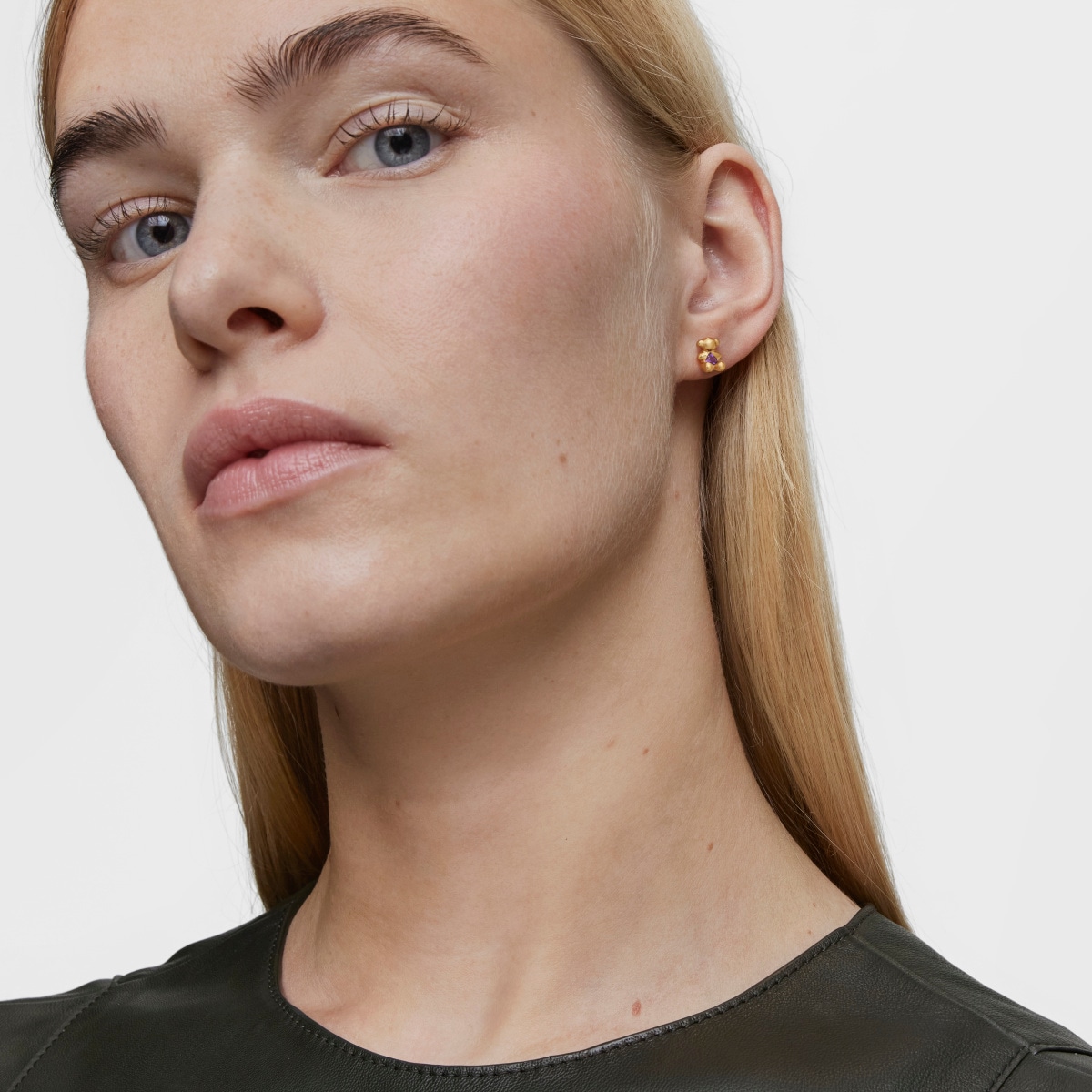 Pendientes oso pequeños con baño de oro 18 kt sobre plata y amatista Bold Bear