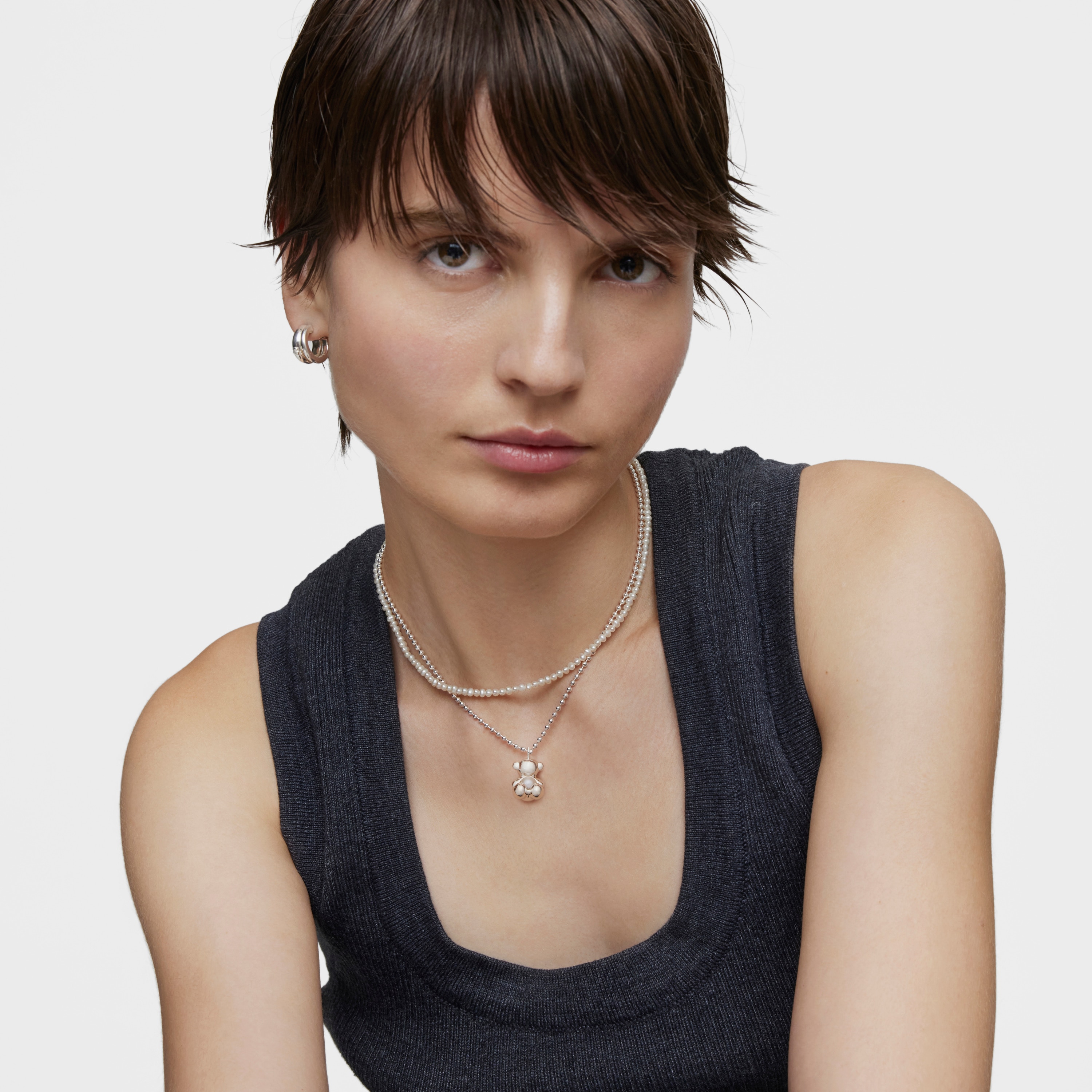 Medium bear Pendant in silver and pearl Bold Bear