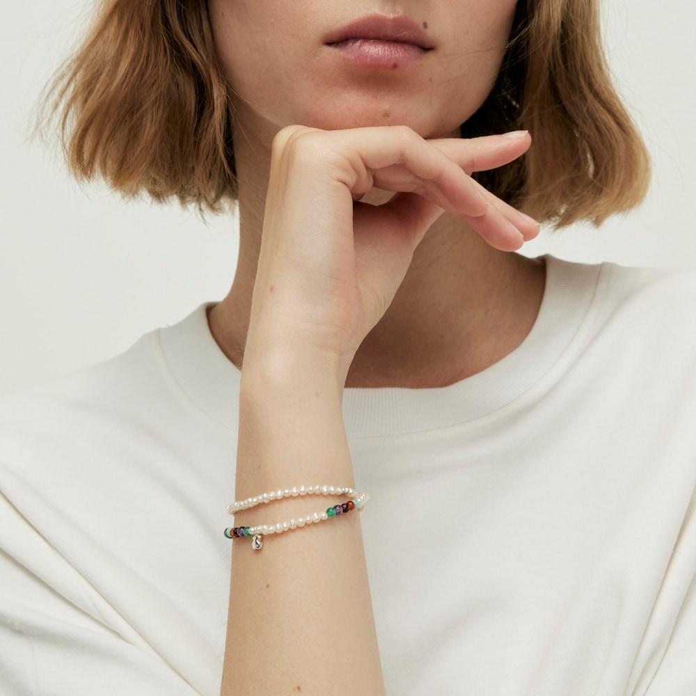 Elastic Bold Motif Bracelet with gemstones, cultured pearls and a silver bear motif