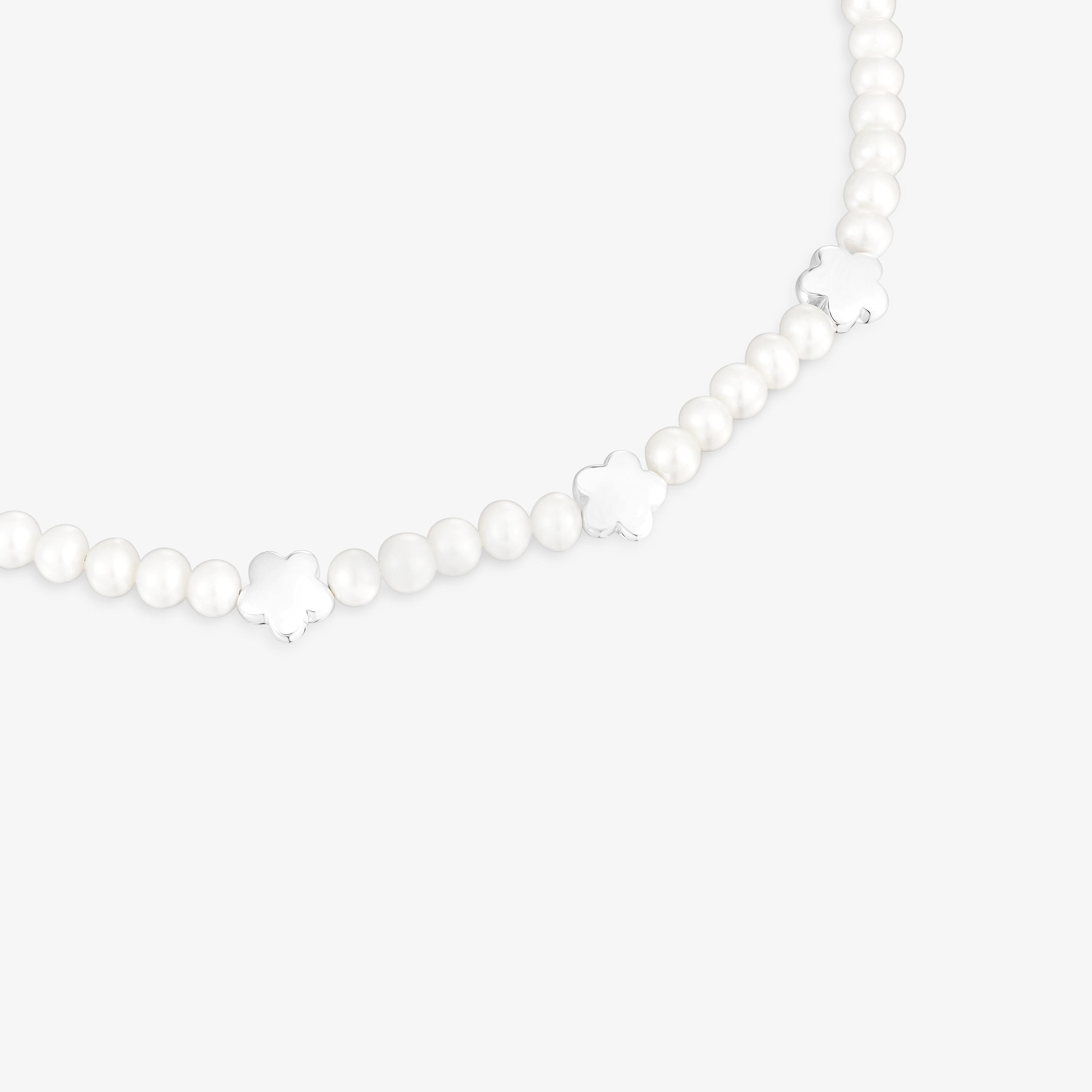 Bold Motif Necklace with cultured pearls and flower motifs in silver