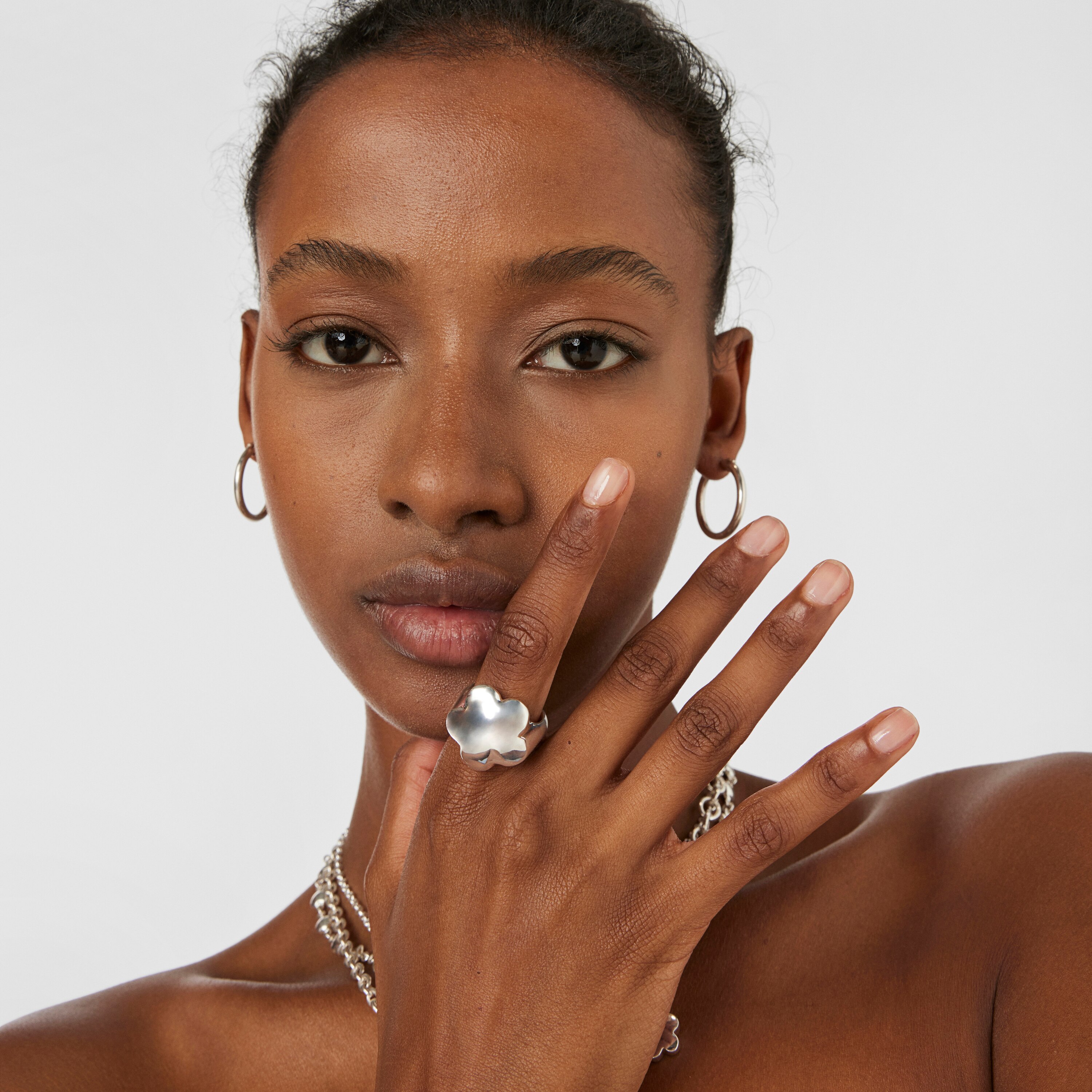 Silver Bold Motif flower Signet ring