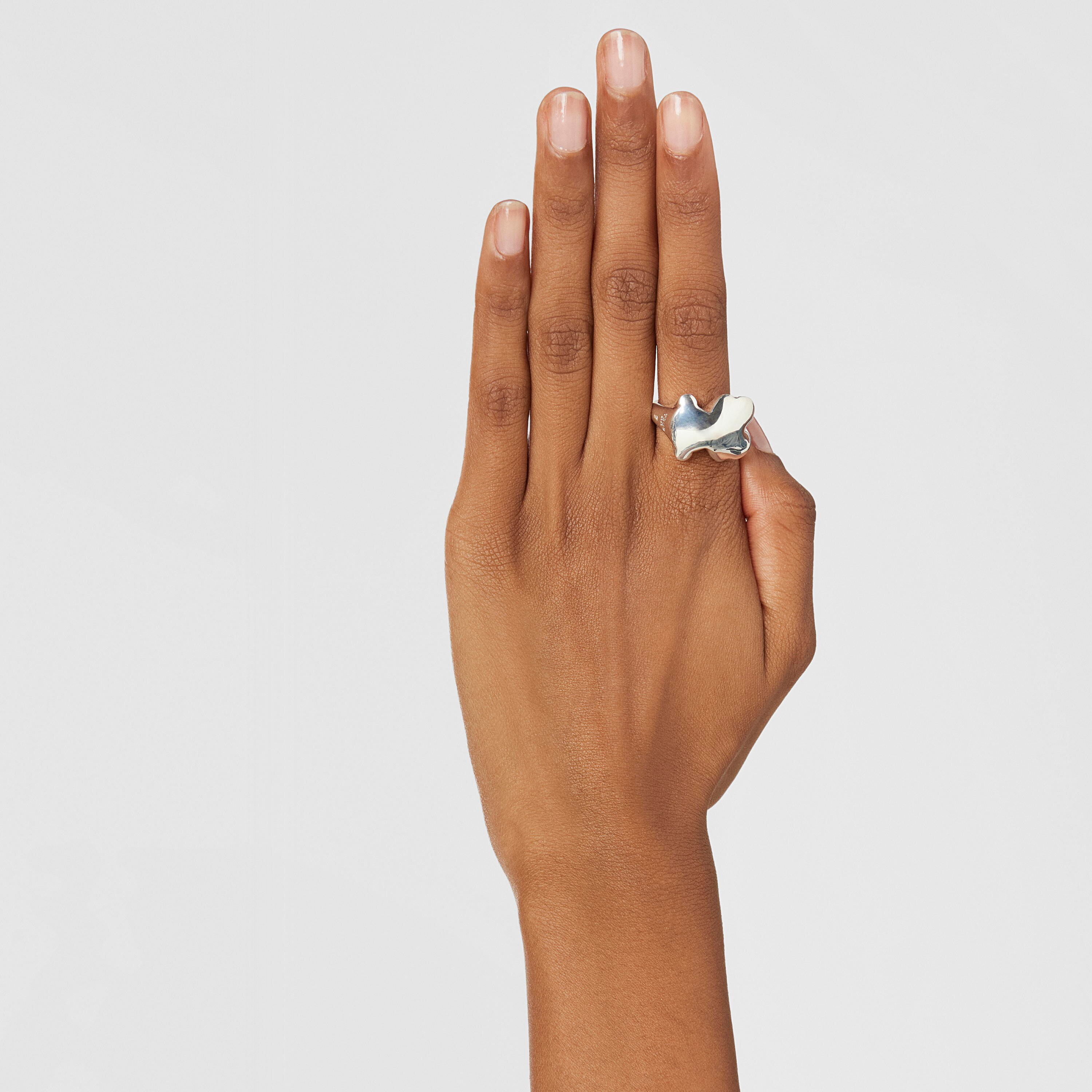 Silver Bold Motif bear Signet ring