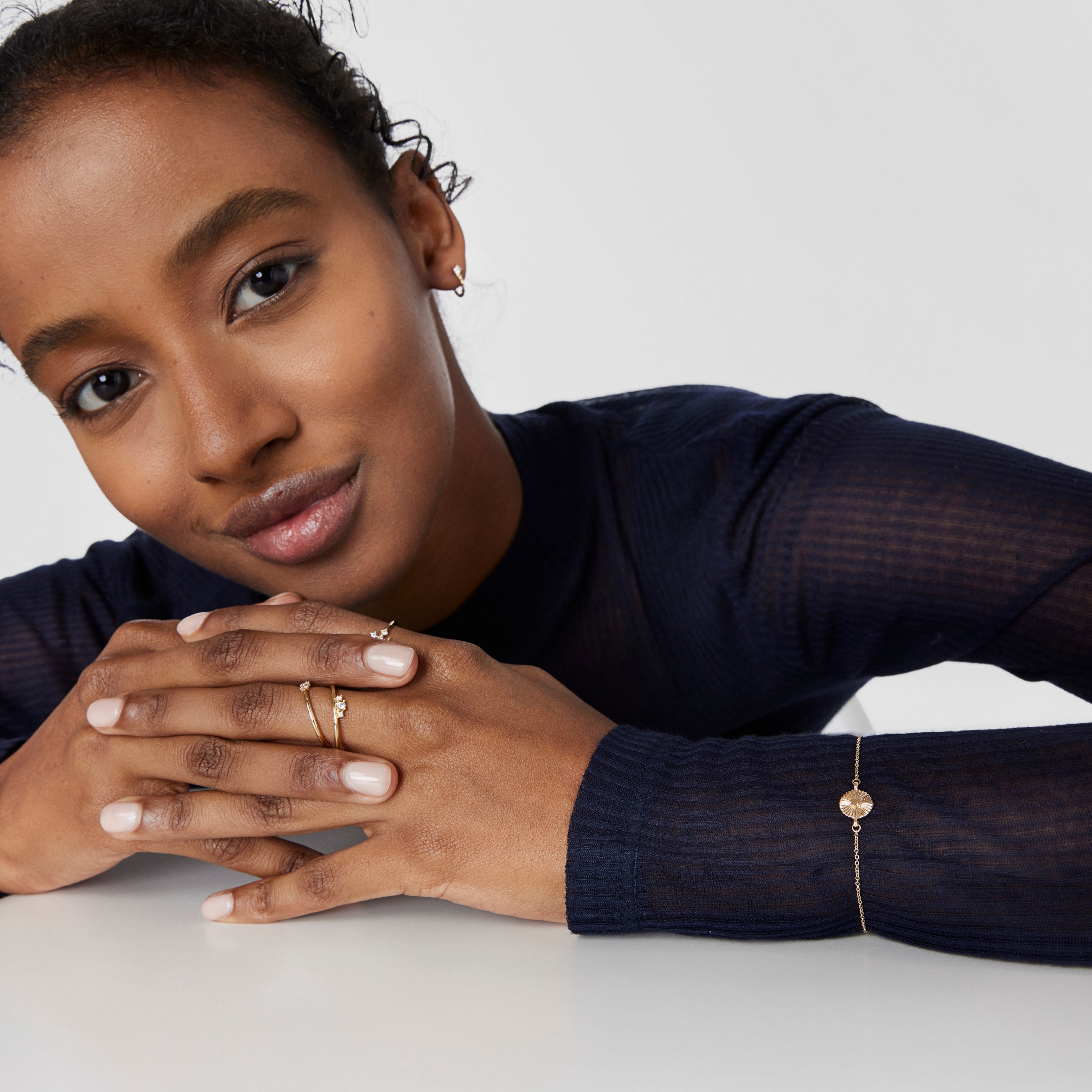 18K Solid Gold Iris Motif Bracelet with diamonds