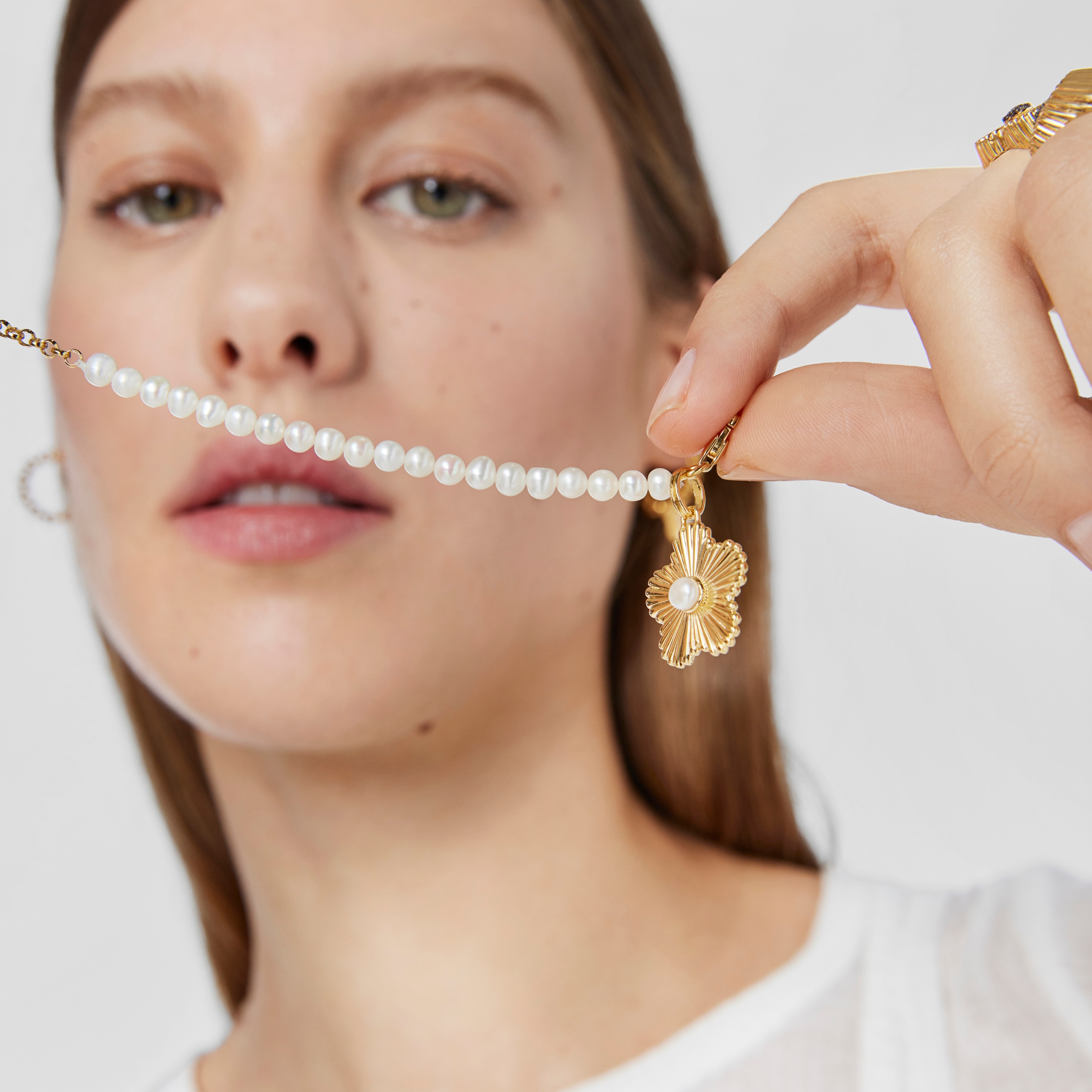 Silver vermeil flower Bracelet with cultured pearls Iris Motif