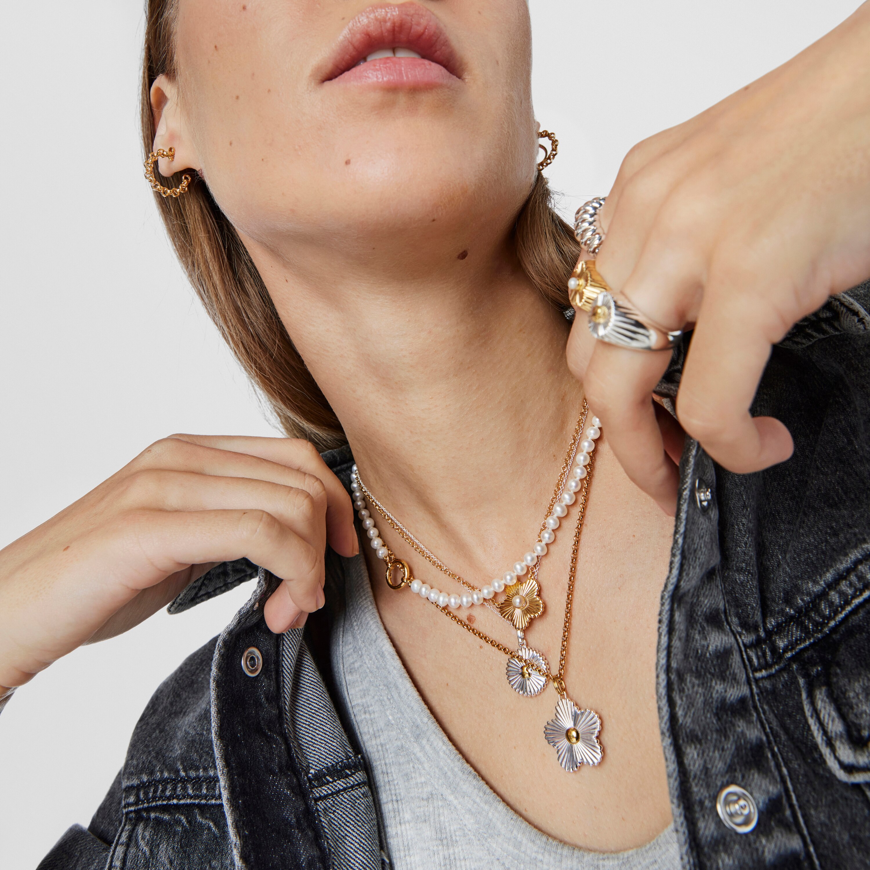 Silver vermeil flower Necklace with cultured pearl Iris Motif