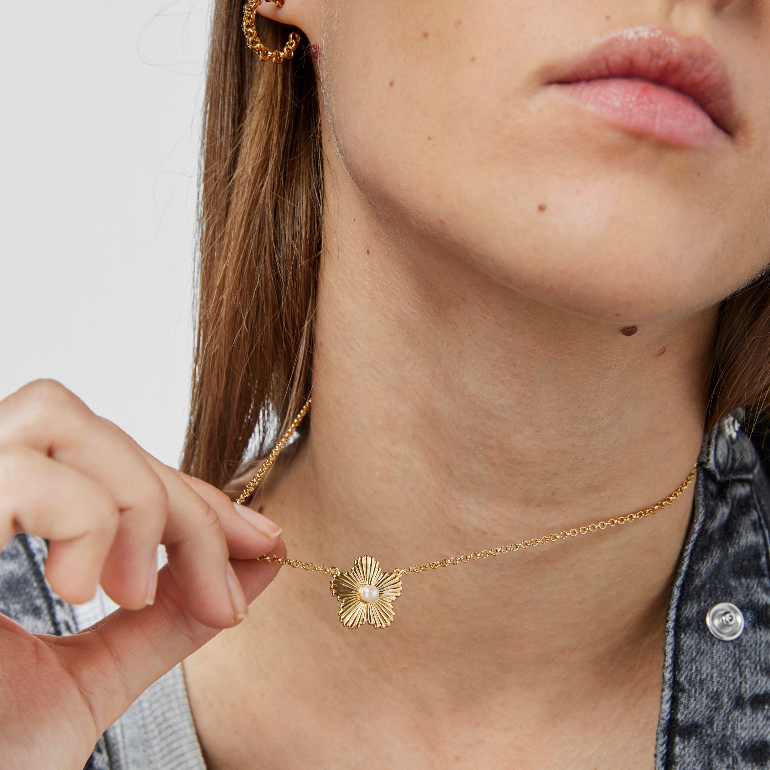 Silver vermeil flower Necklace with cultured pearl Iris Motif