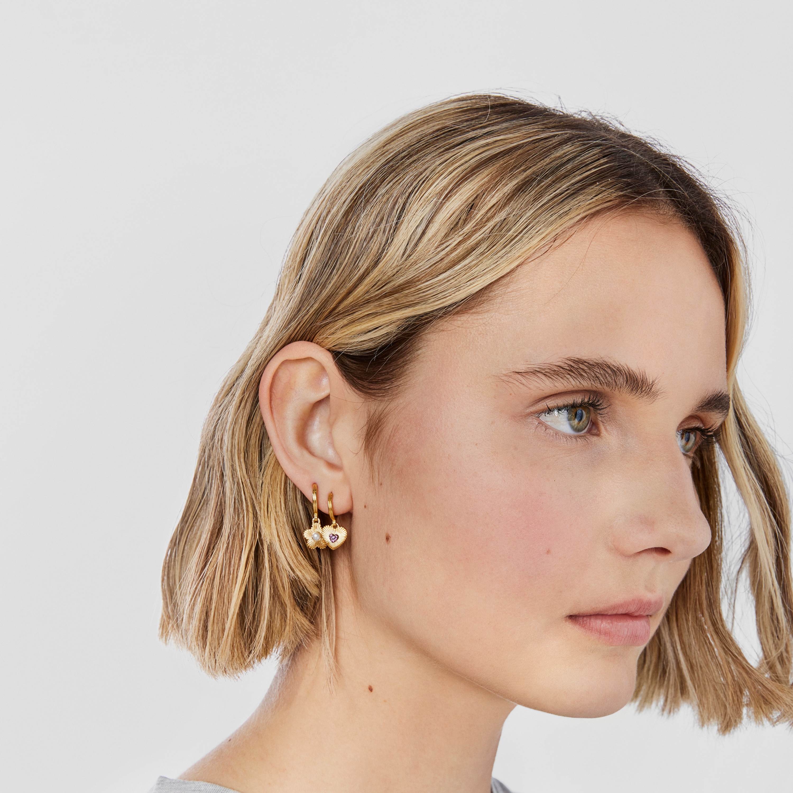 Silver vermeil heart Hoop earrings with rhodolite Iris Motif