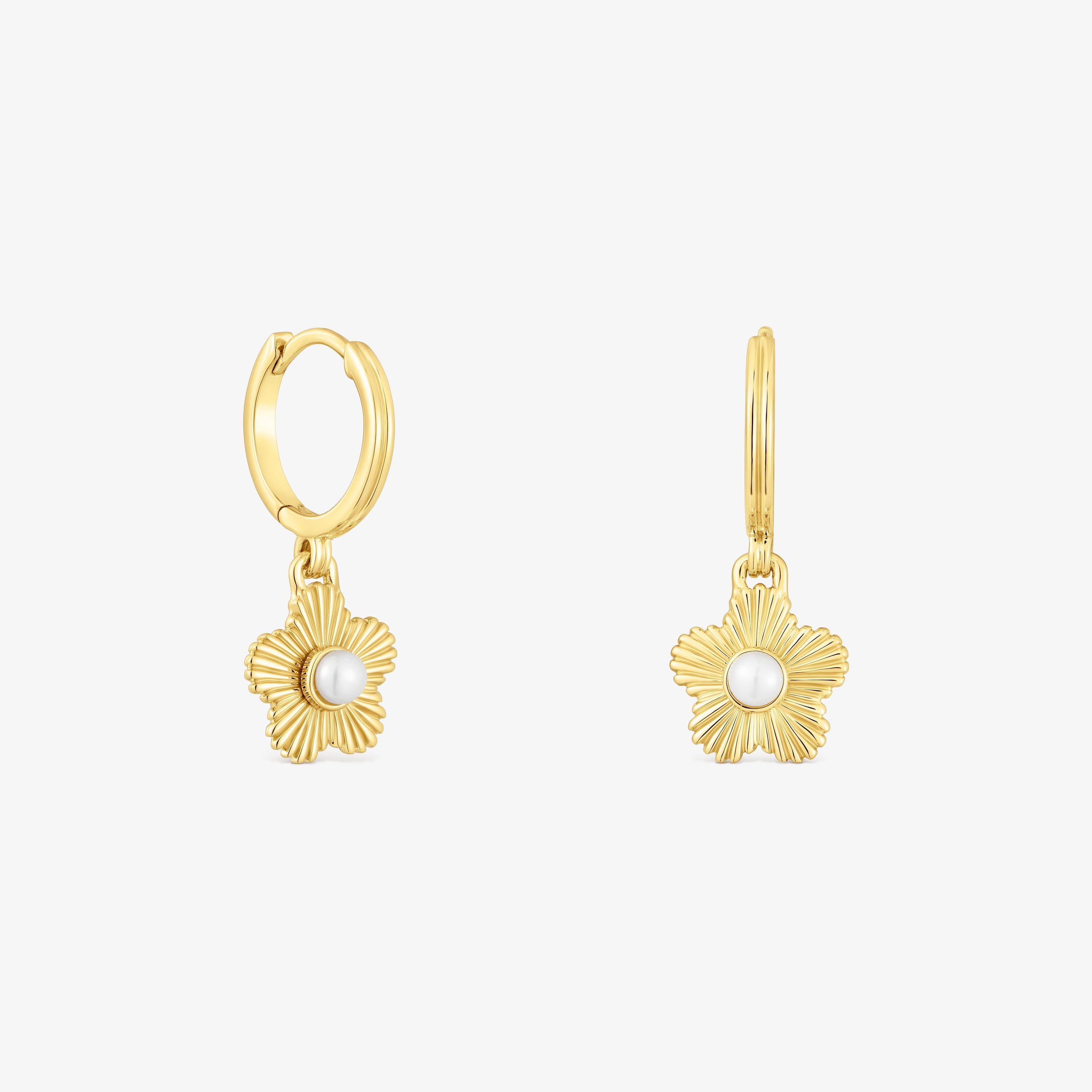 Flower Earrings in silver vermeil with cultured pearl Iris Motif