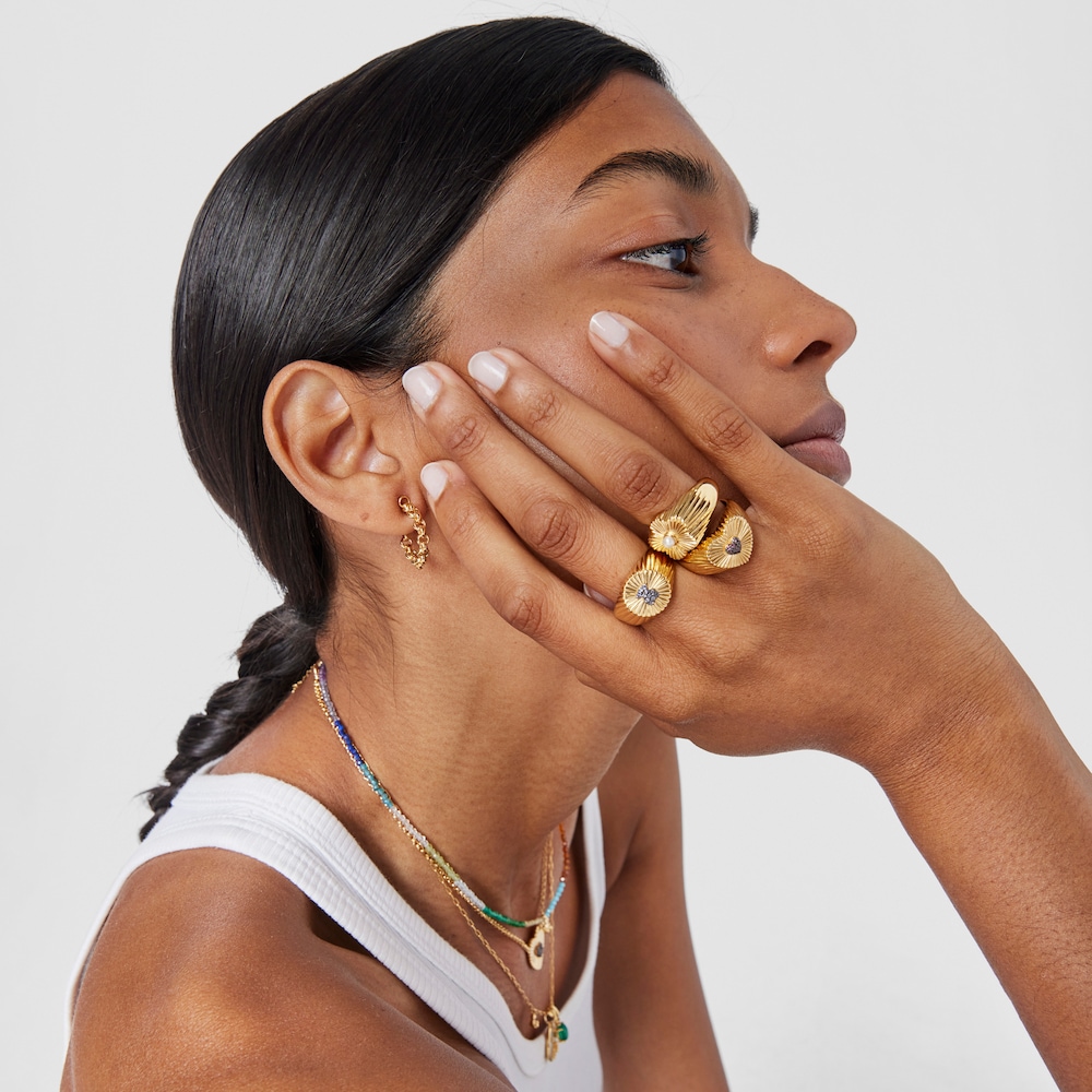 Pečatn&yacute; prsteň z&nbsp;pozl&aacute;ten&eacute;ho striebra s&nbsp;mot&iacute;vom srdca a&nbsp;rodolitom Iris Motif