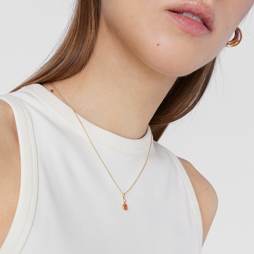 Colgante con baño de oro 18 kt y cornalina Alma Motif