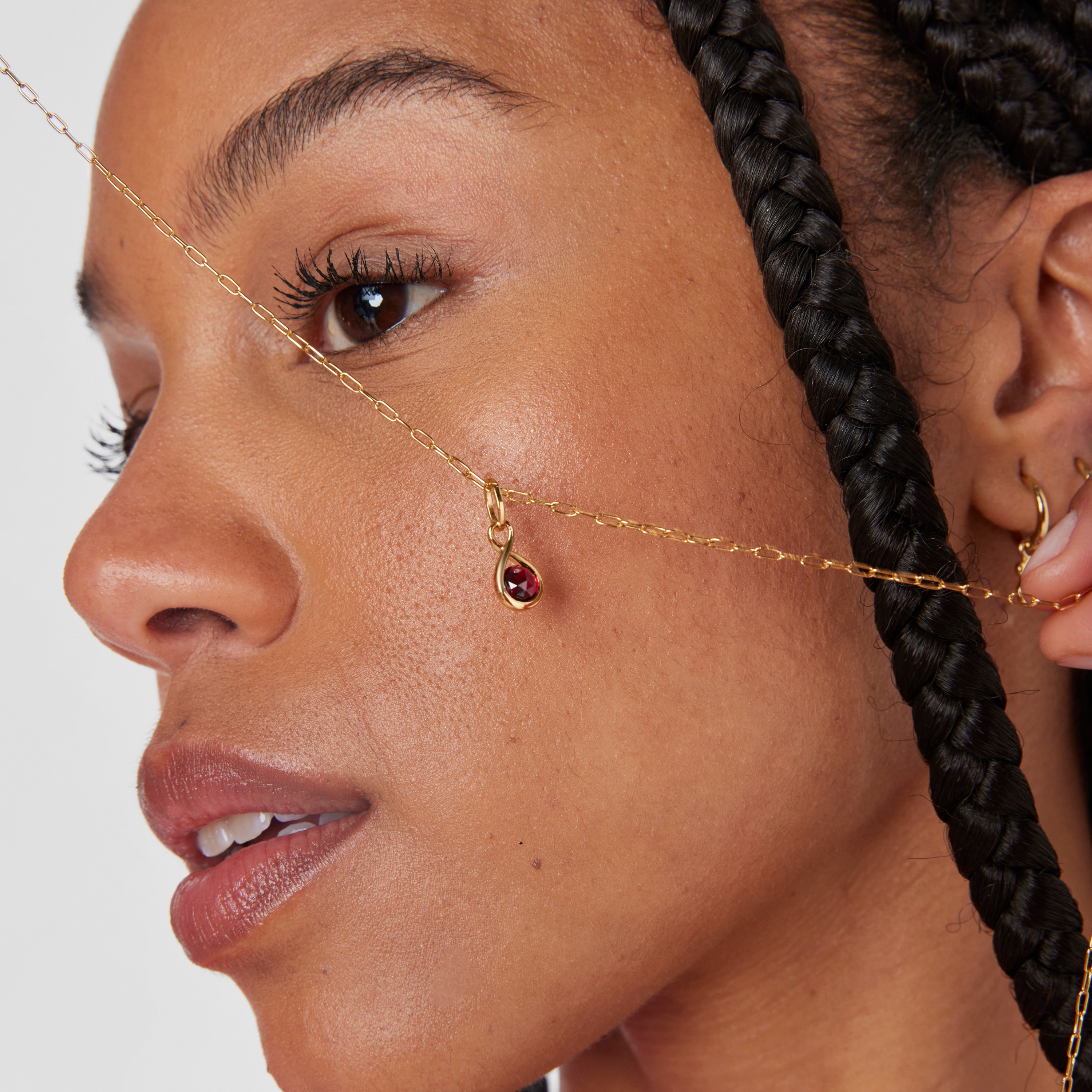 Silver vermeil Pendant with rhodolite Alma Motif