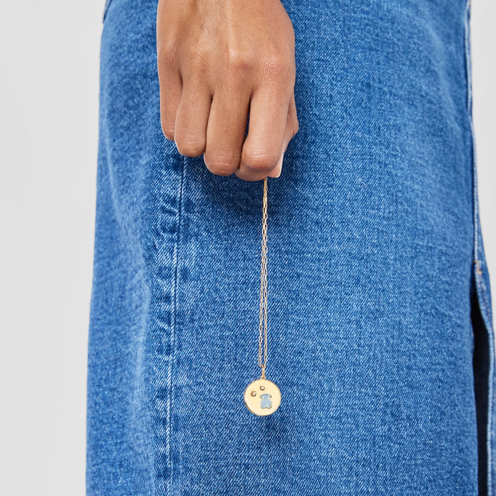 Dije medalla con ba&ntilde;o de oro 18 kt sobre plata, diamantes y calcedonia oso Aelita