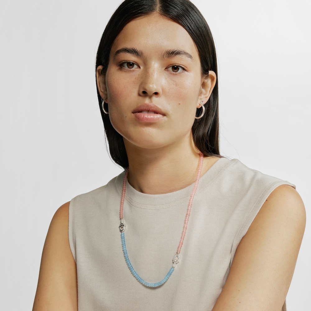 Naszyjnik ze srebra z oszlifowanym r&oacute;żowym chalcedonem TOUS MANIFESTO