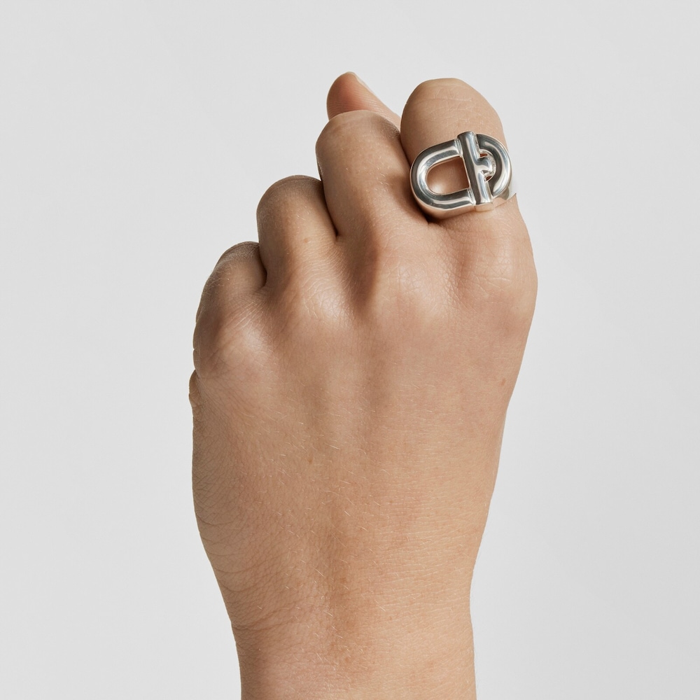 Manifesto Man Signet ring in silver