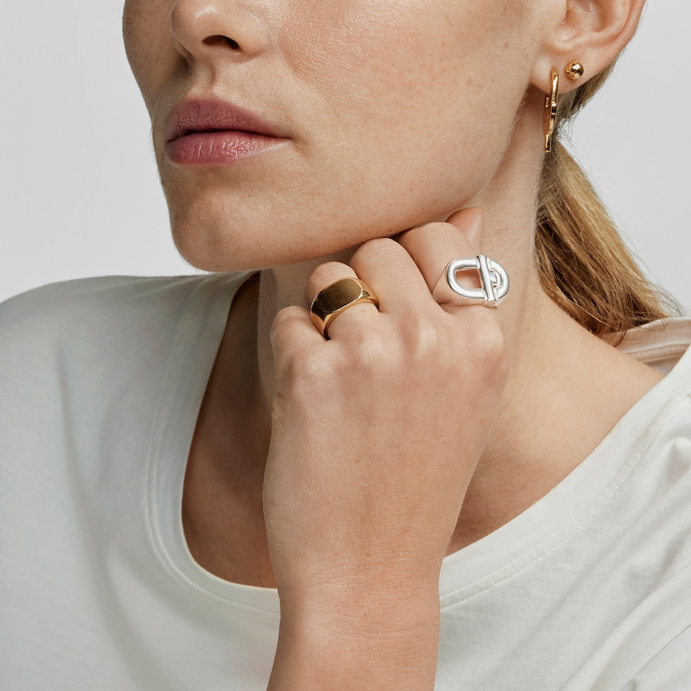 Manifesto Man Signet ring in silver