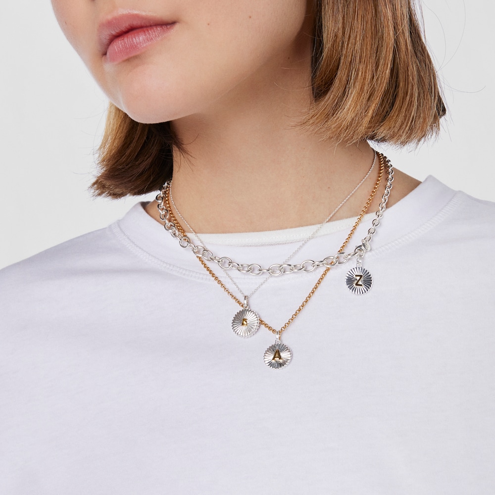 Dije medalla letra A de plata y plata con ba&ntilde;o de oro 18 kt sobre plata TOUS Alphabet