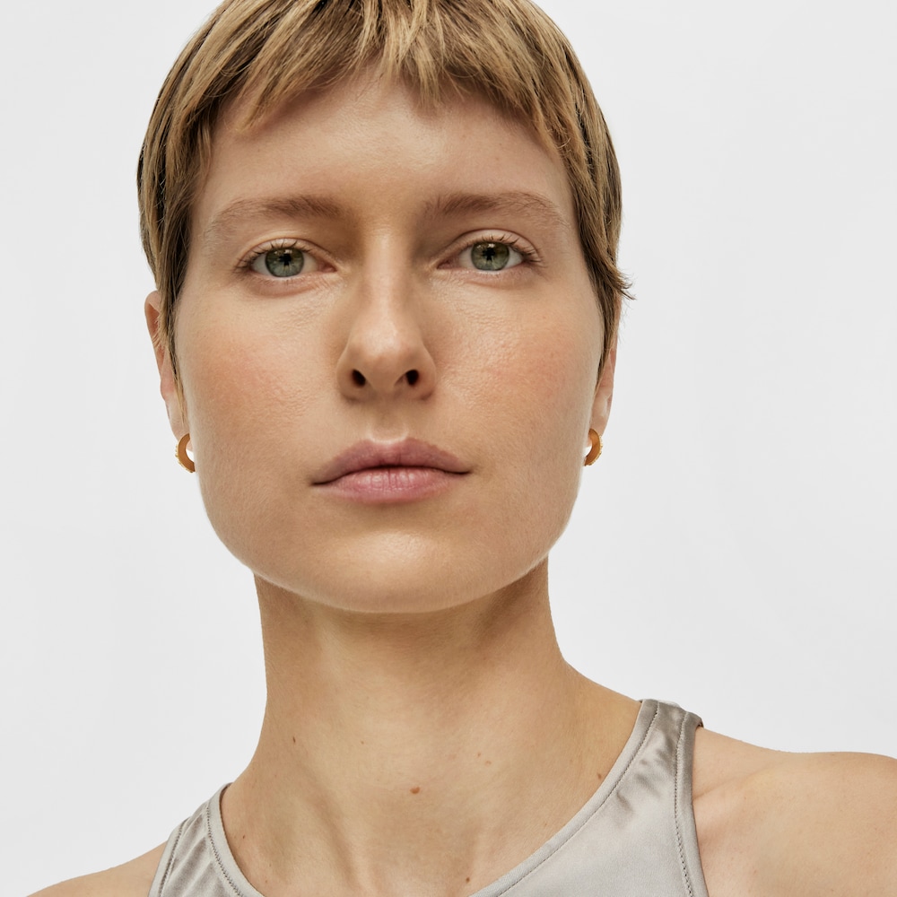 Brincos argola com banho de ouro de 18&nbsp;K sobre prata Dybe