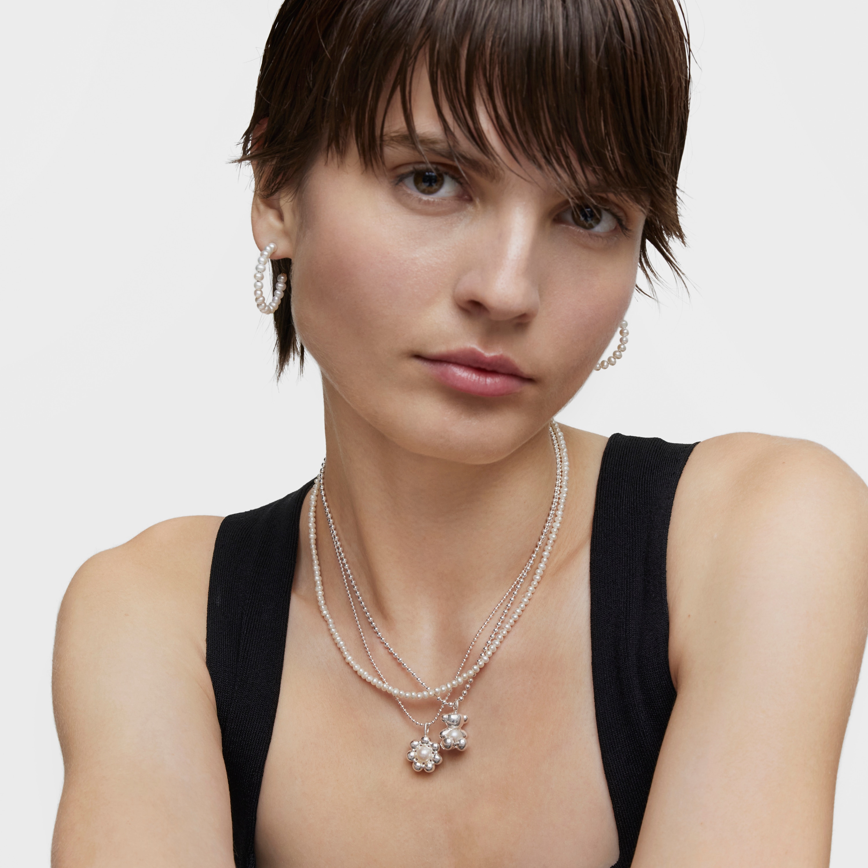 Short silver flower and cultured pearl Necklace Sugar Party