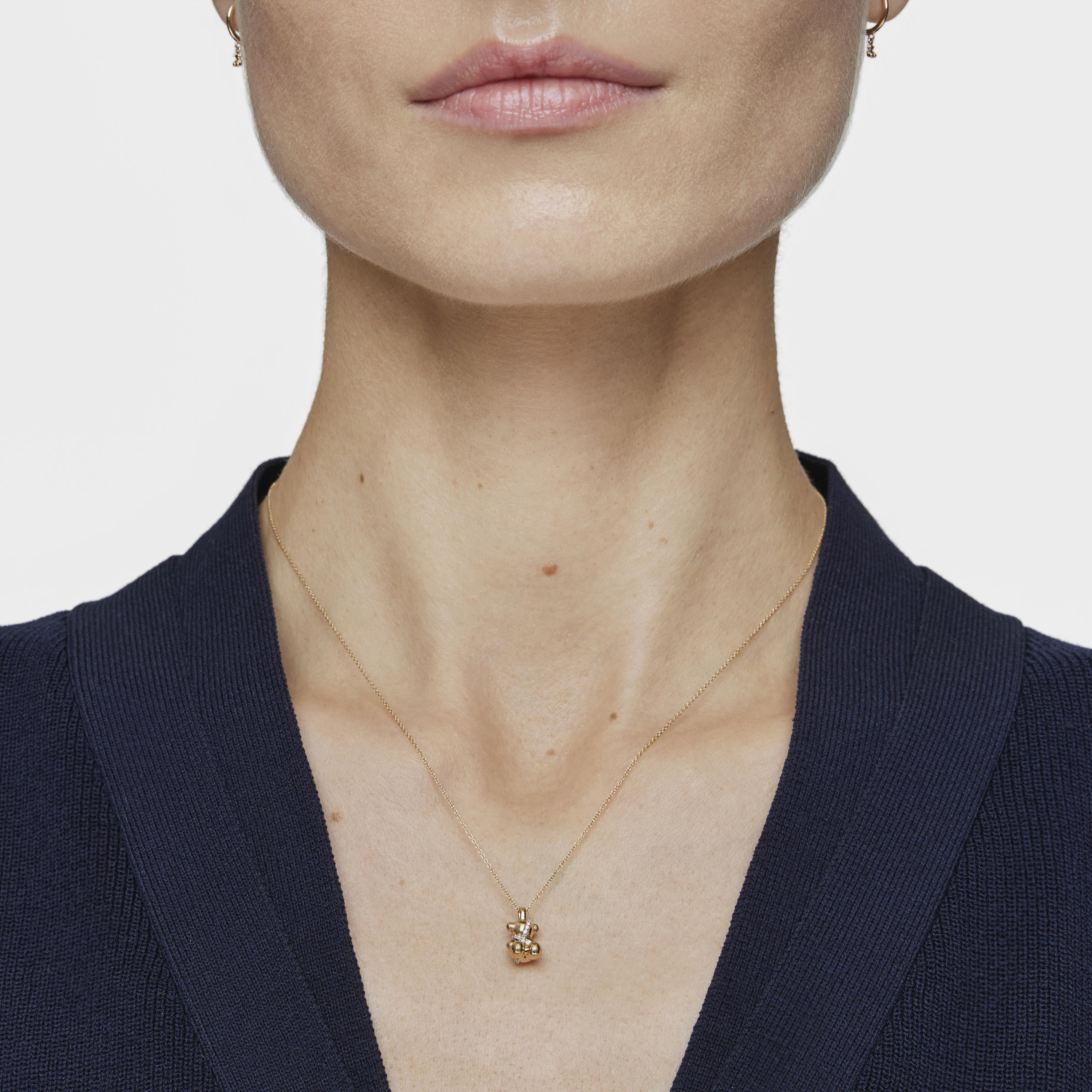 Short 18K solid gold and diamonds bear Necklace Lligat