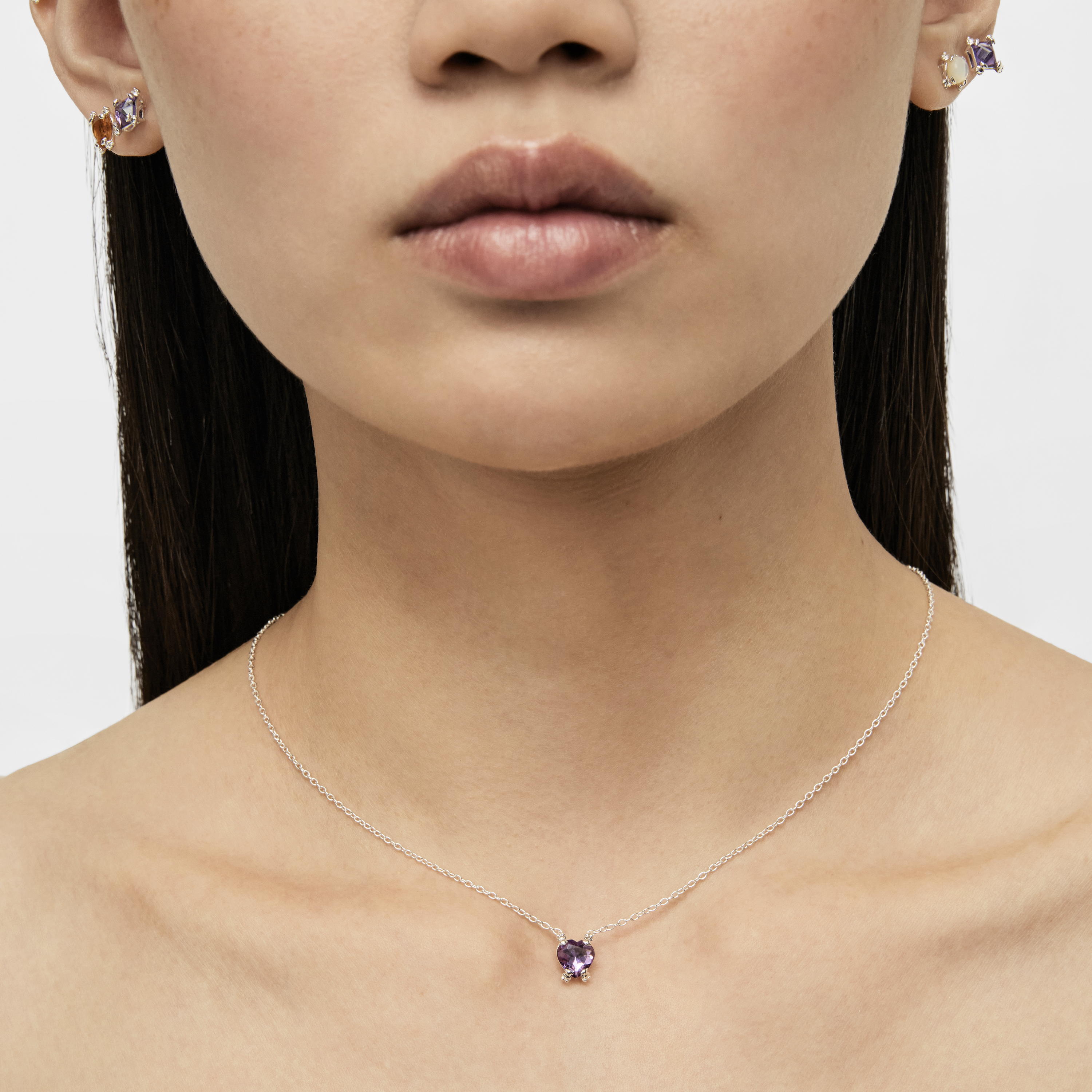 Silver Color Pills Heart necklace with amethyst