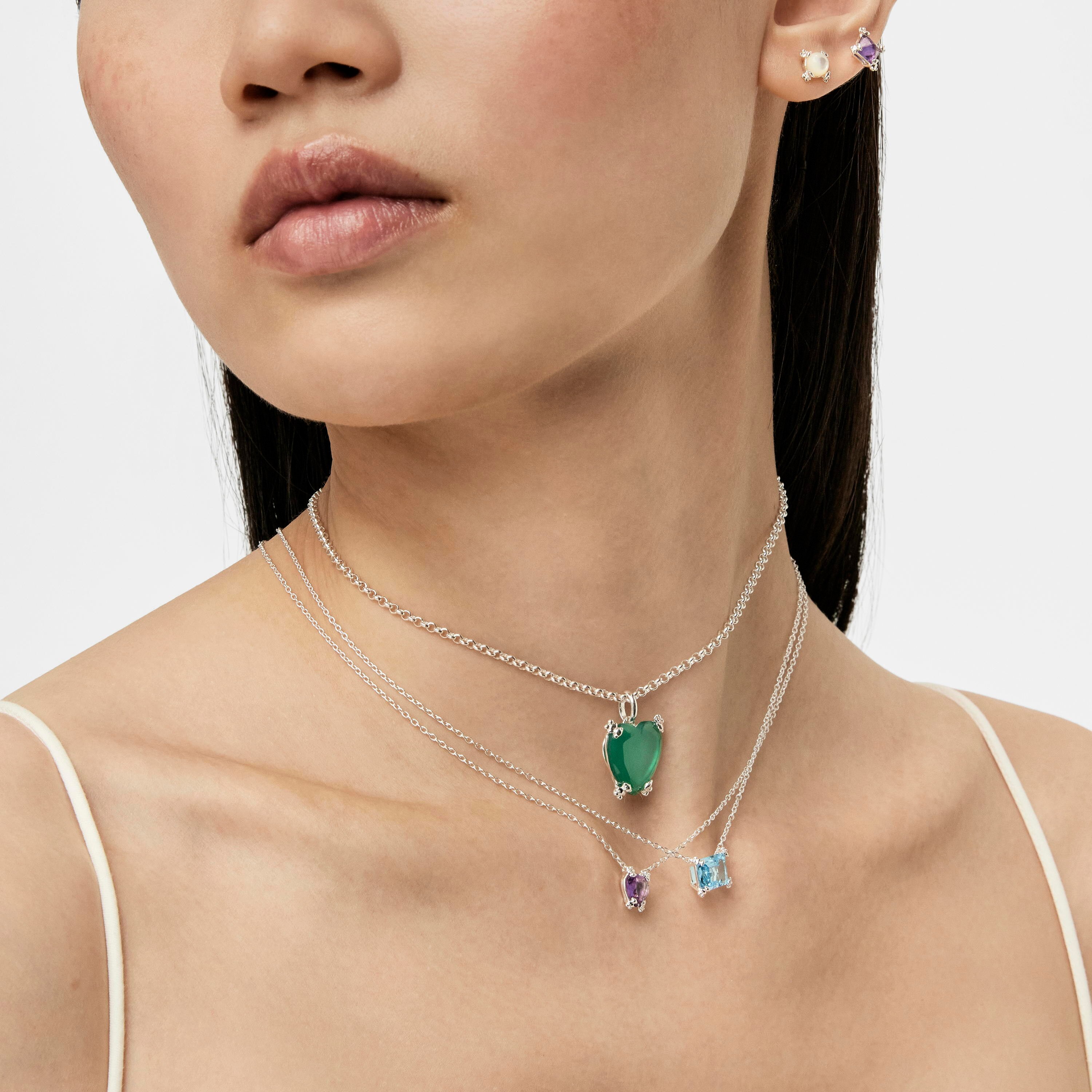 Silver Color Pills Heart necklace with amethyst