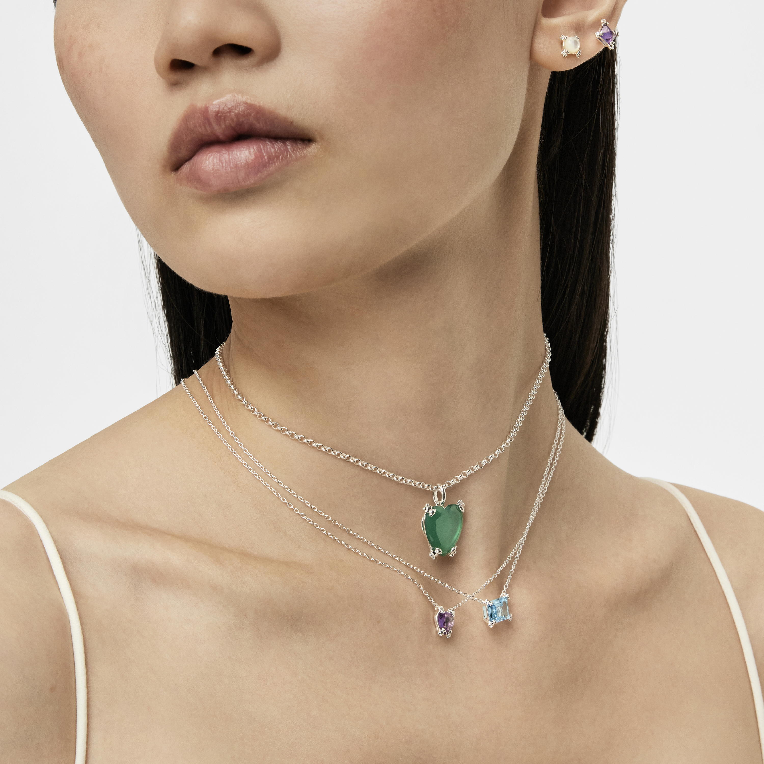 Silver Color Pills Heart necklace with amethyst