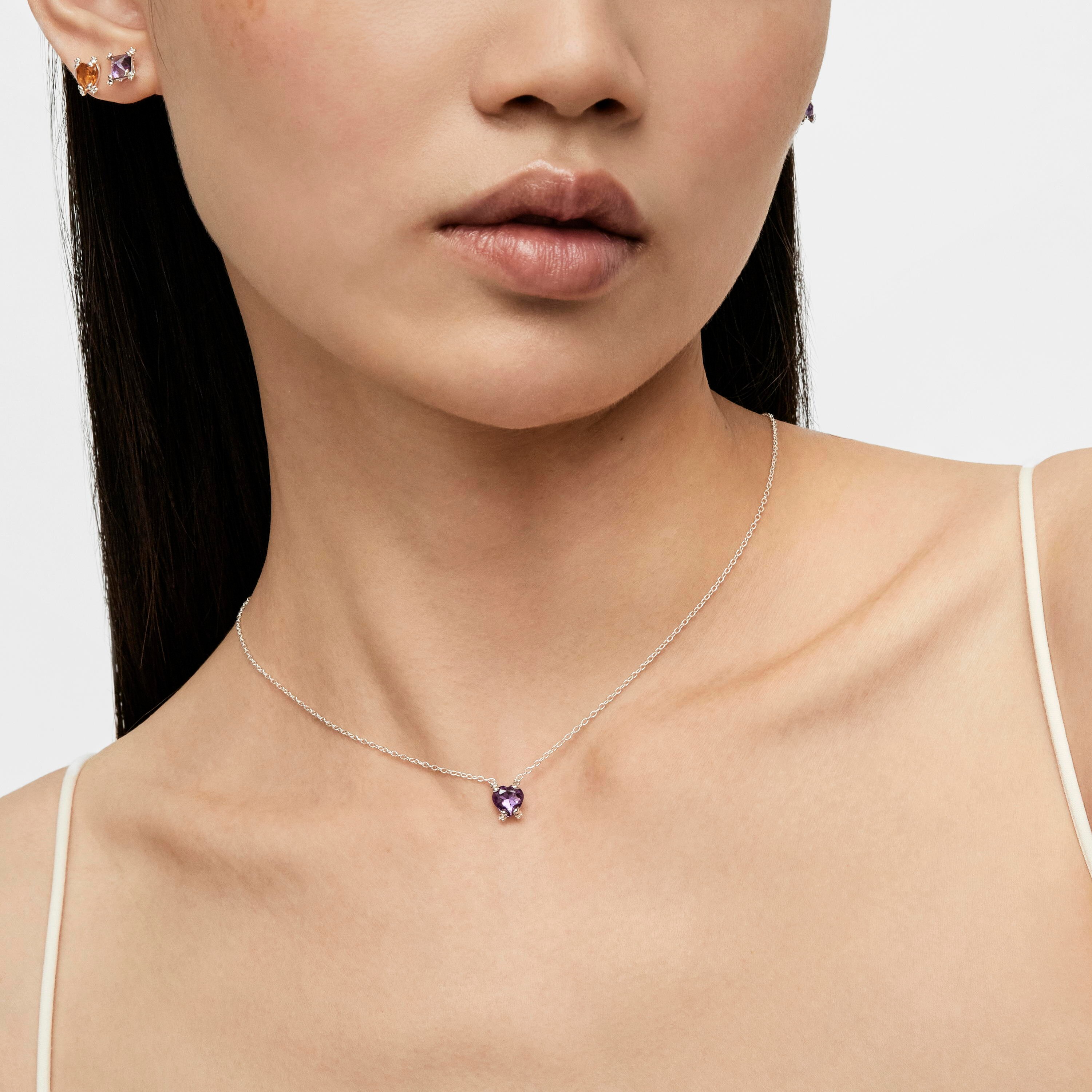 Silver Color Pills Heart necklace with amethyst