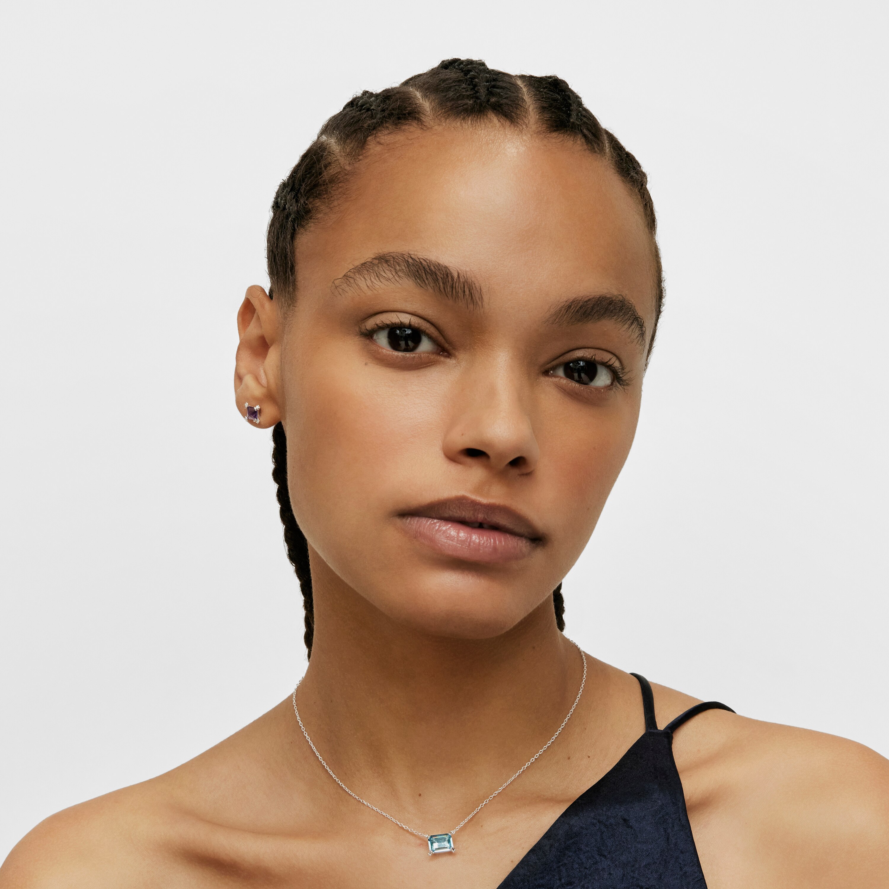 Silver Color Pills Necklace with topaz