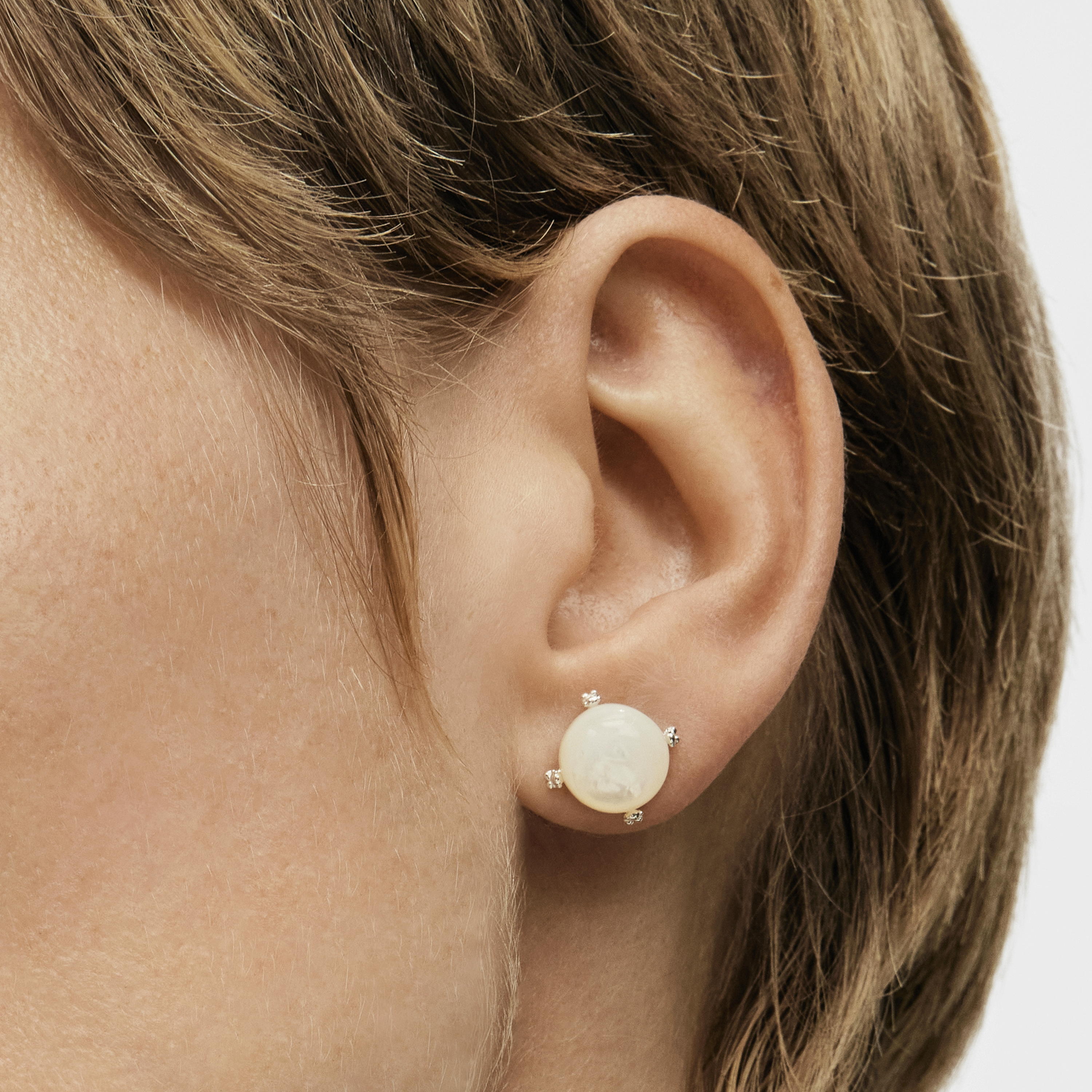 Silver Color Pills Earrings with mother-of-pearl