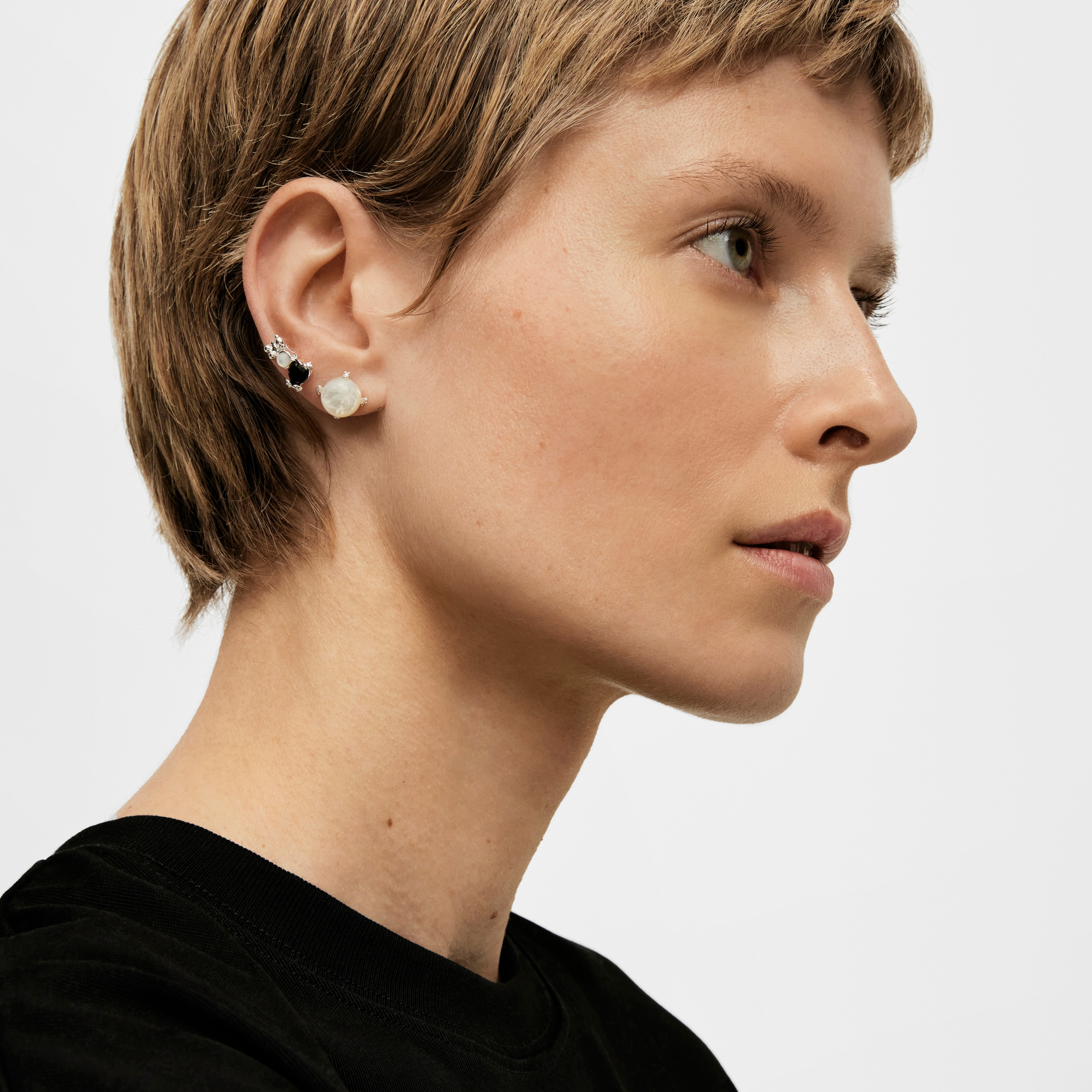 Silver Color Pills Earrings with mother-of-pearl