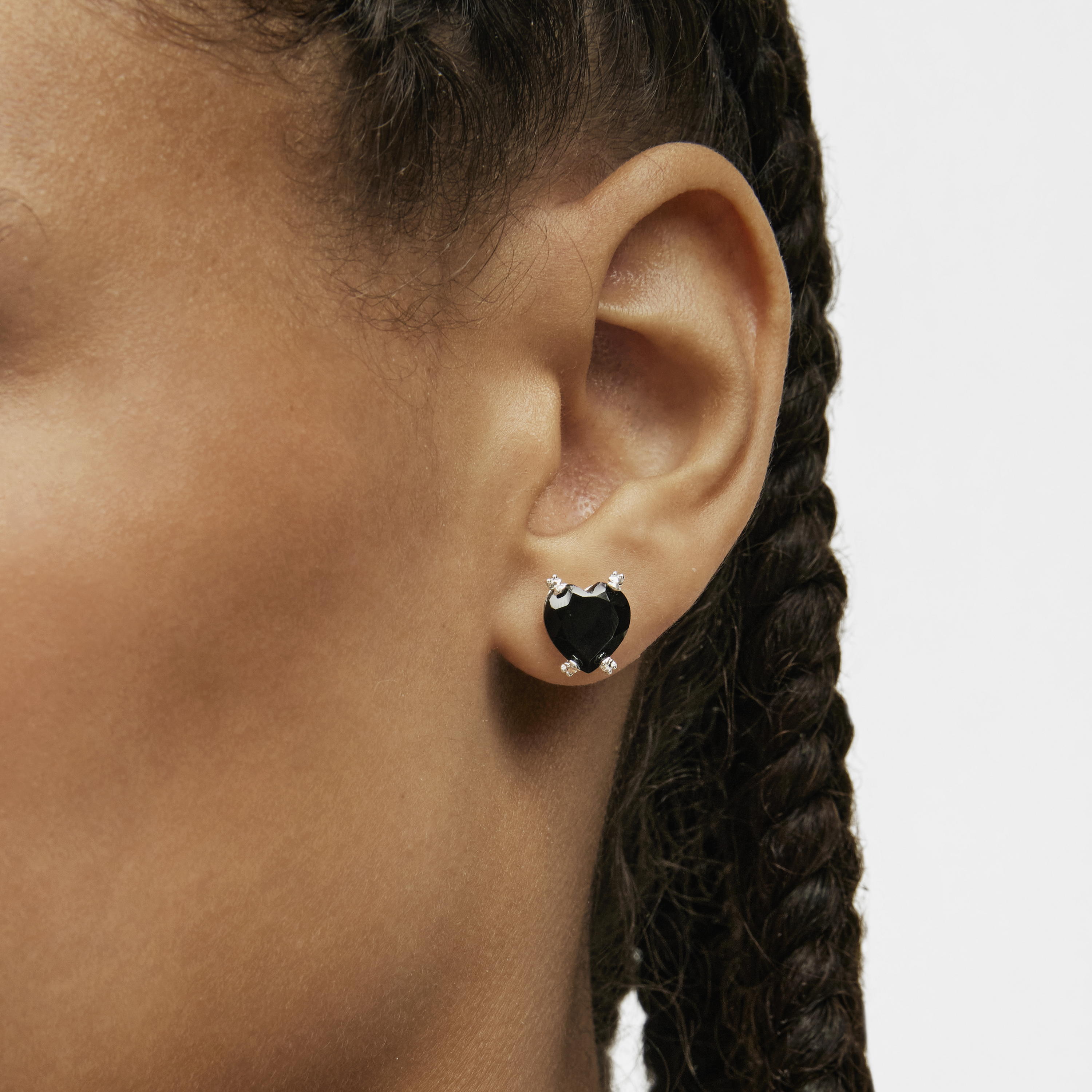 Silver Color Pills Heart earrings with onyx