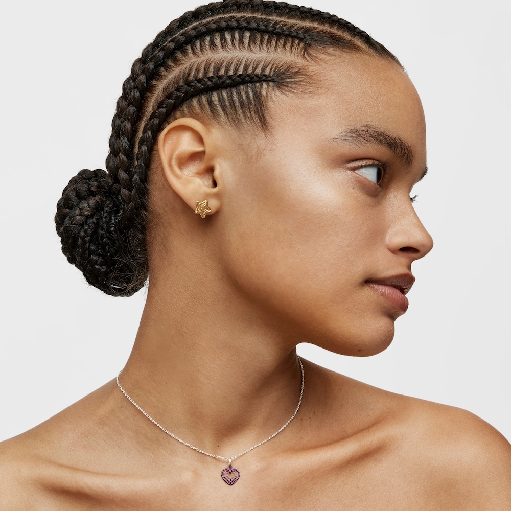 Strieborn&yacute; N&aacute;hrdeln&iacute;k s&nbsp;trojit&yacute;m srdcom z&nbsp;fialovej IP ocele Bickie