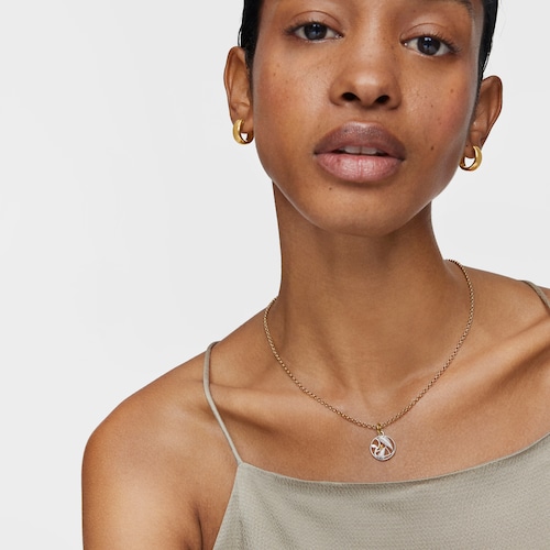 Yunque two-tone openwork pendant