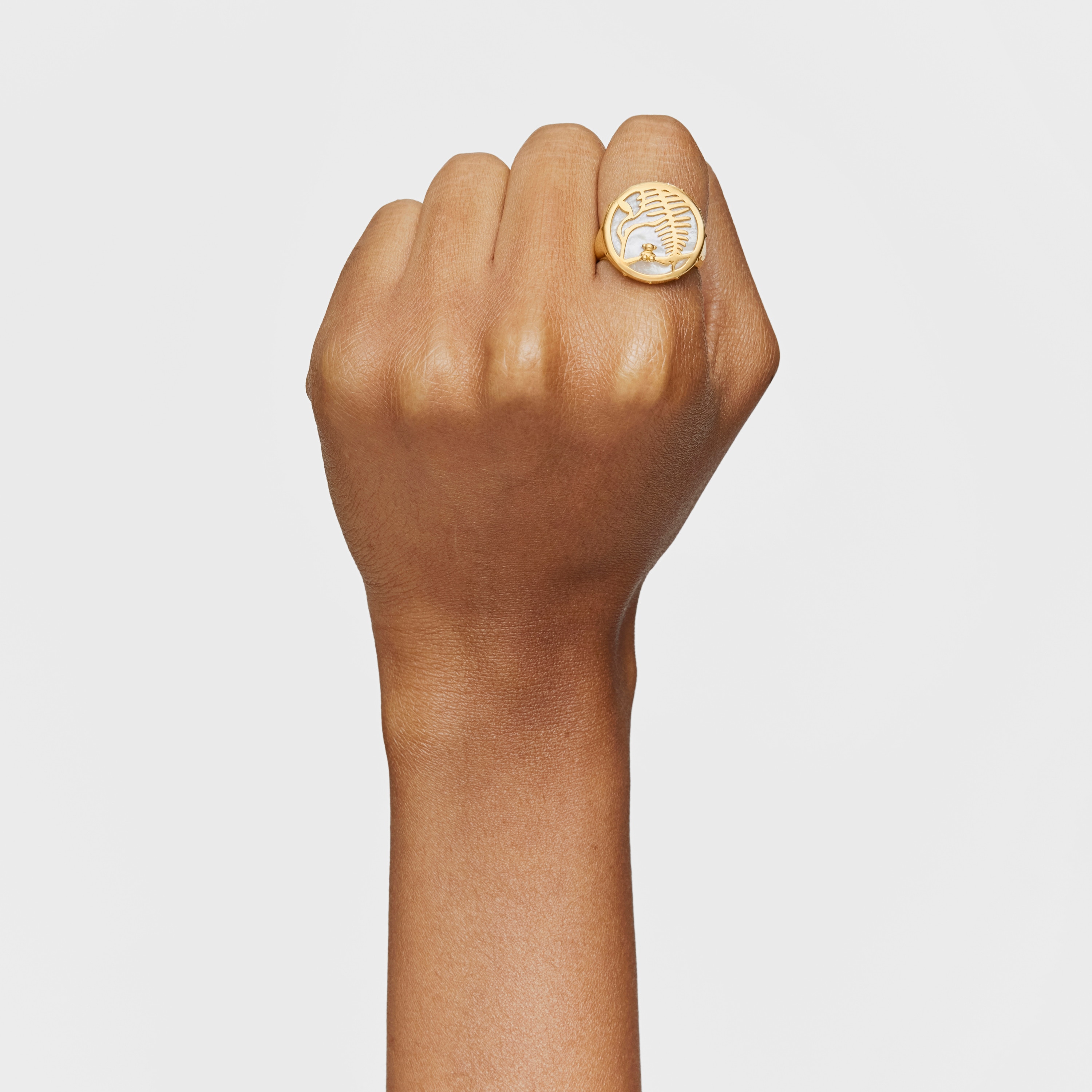 Yunque Openwork Signet ring with 18 kt gold plating over silver